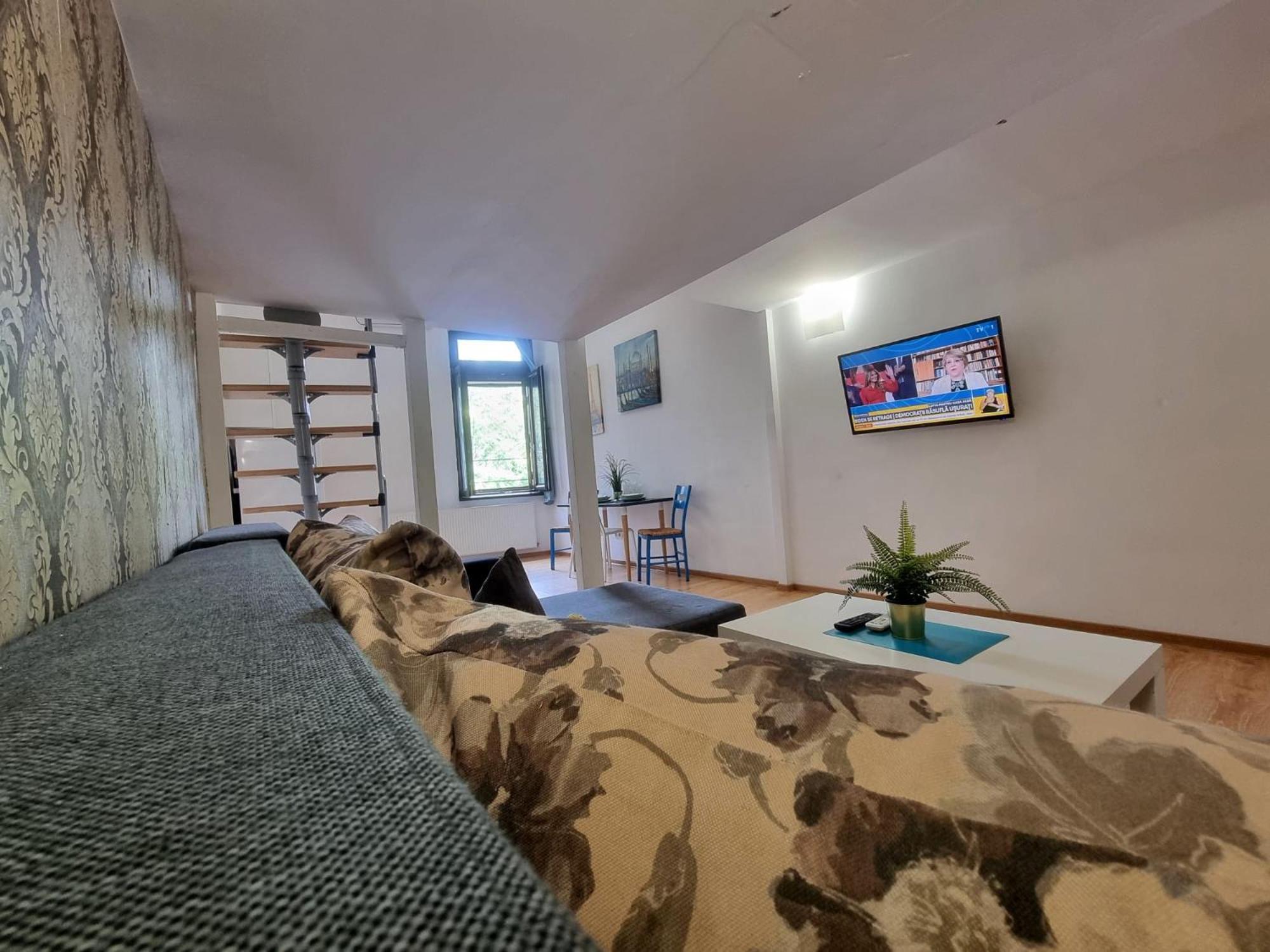 Apartment Experience Old Town Charm At Covaci 3br *