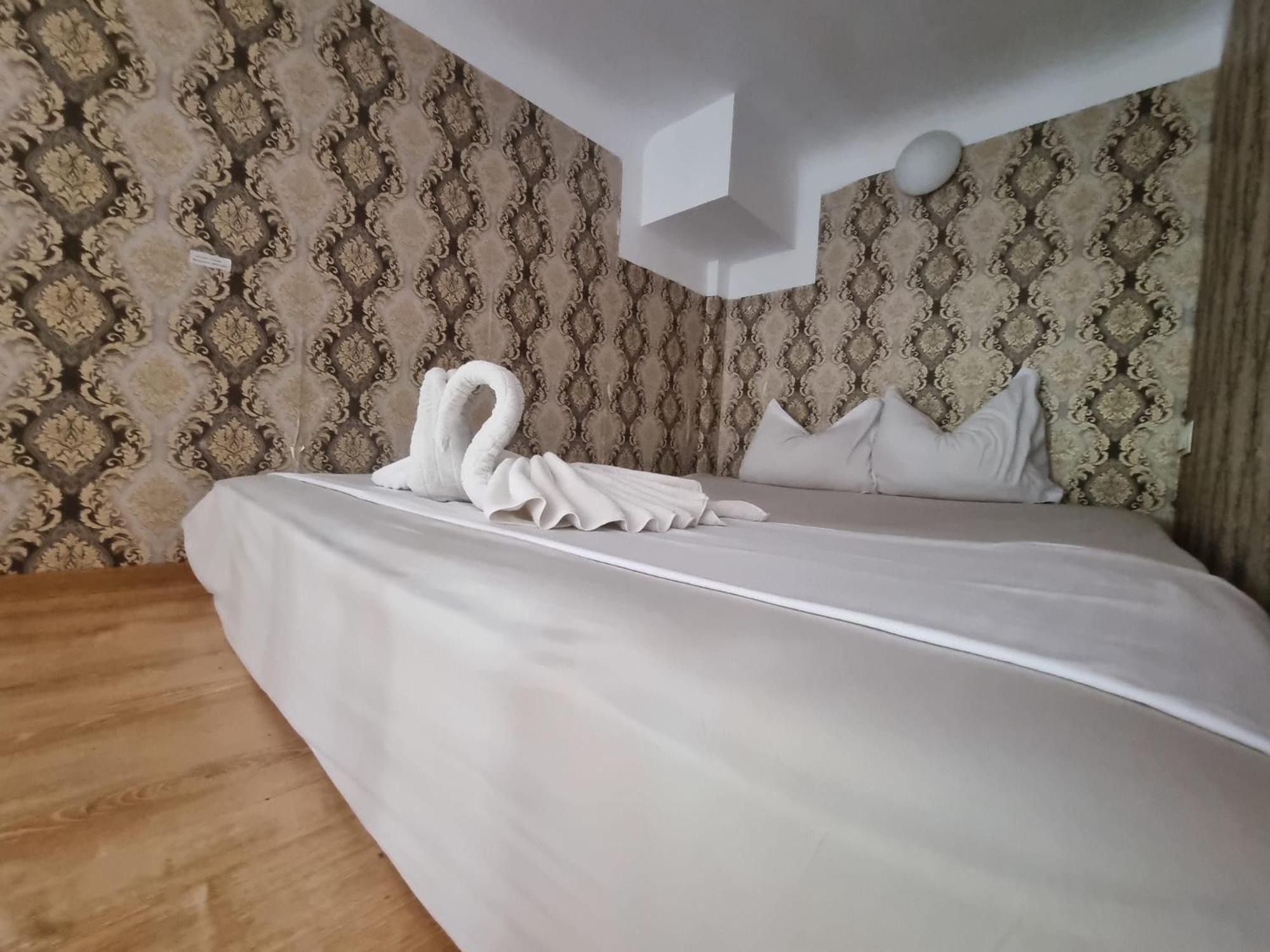 Experience Old Town Charm At Covaci 3br Apartment Bucharest