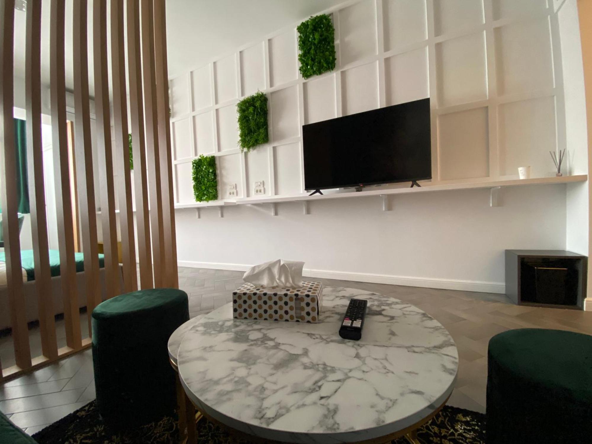 Eden Apartment *