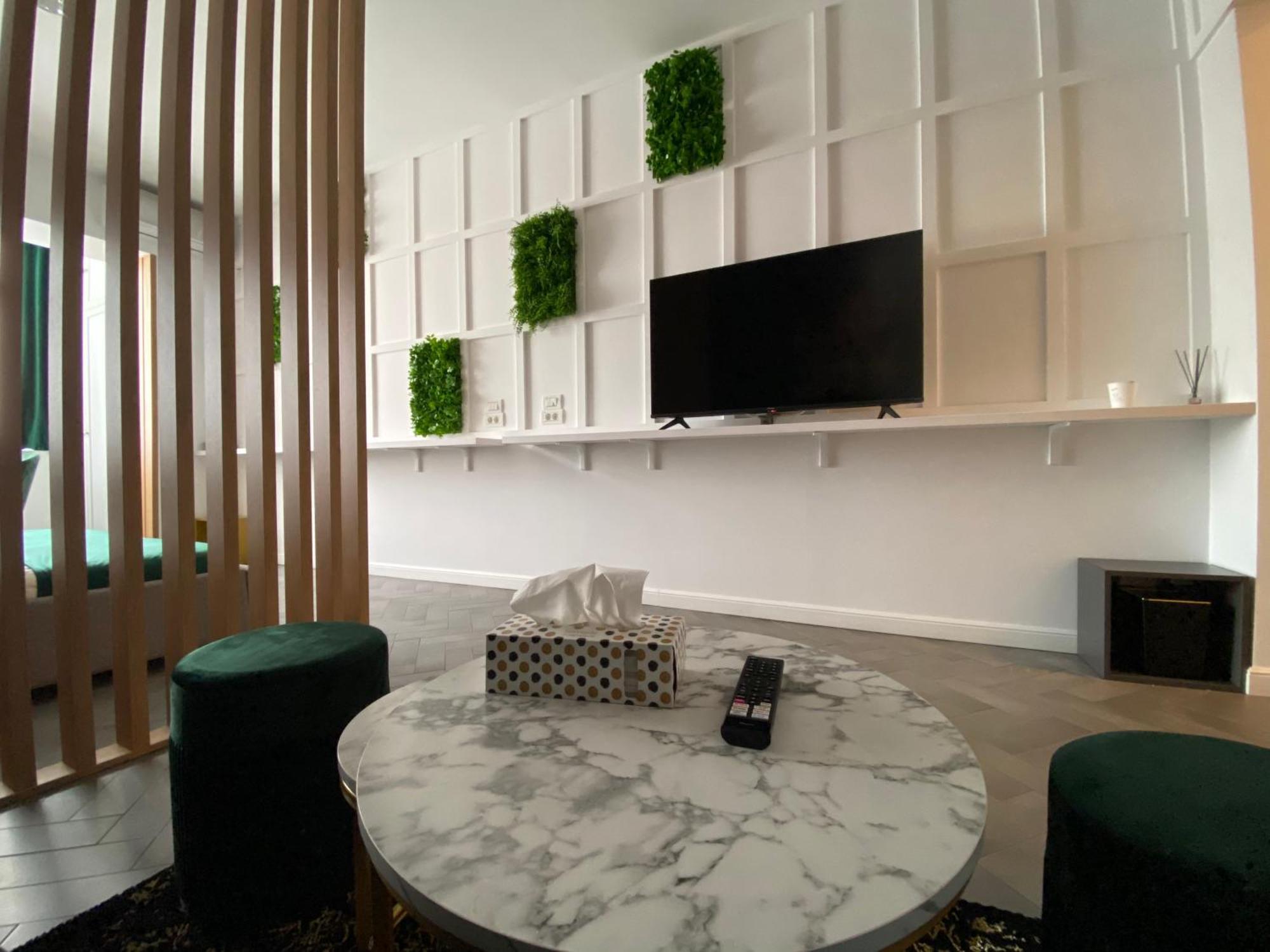 Eden Apartment *