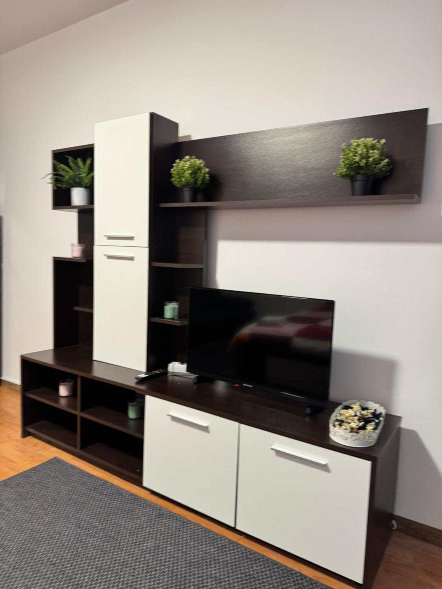 Park Mall Apartment *