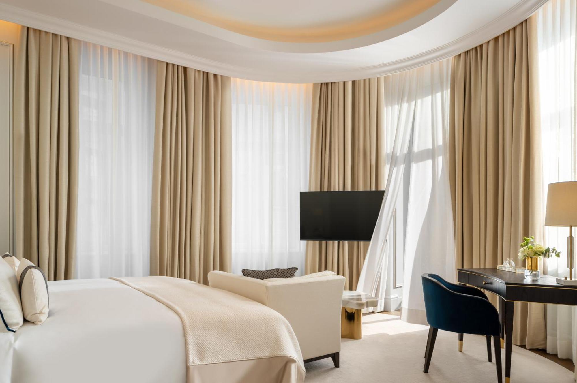 Hotel Corinthia Grand Du Boulevard 5*