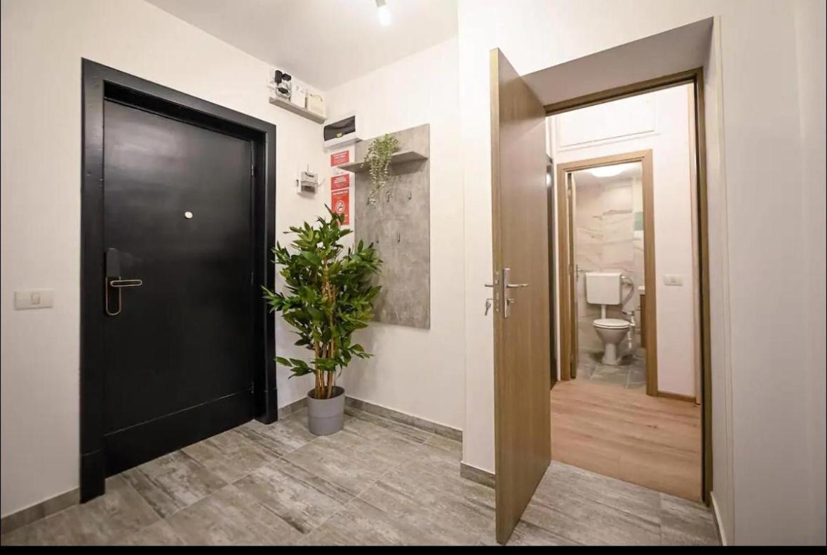 Apartamento Fluidity - Refined 2br Retreat In Center