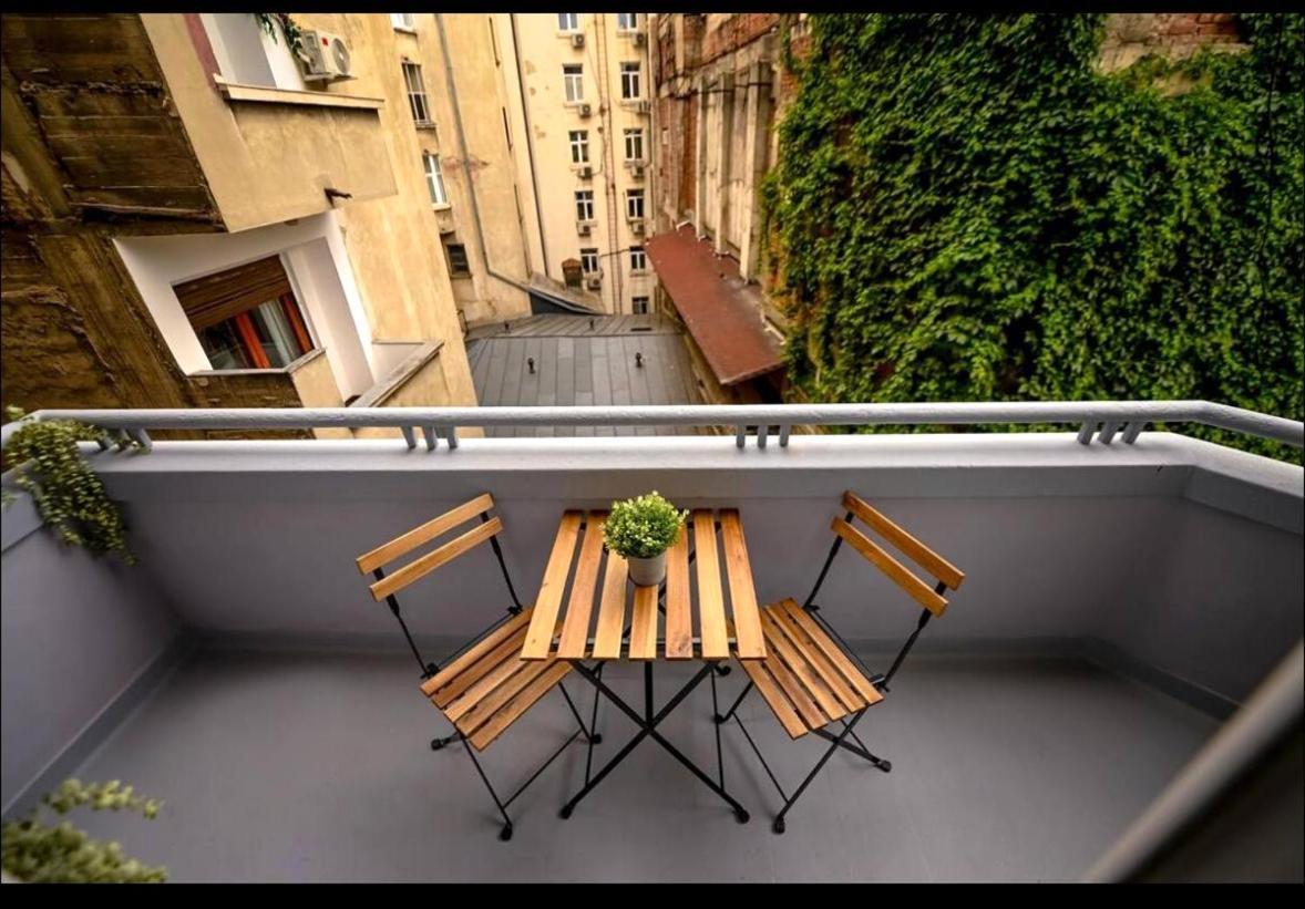 Apartamento Fluidity - Refined 2br Retreat In Center Bucareste