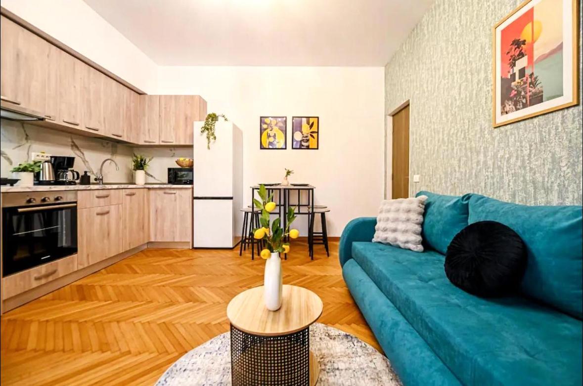 Apartamento Fluidity - Refined 2br Retreat In Center