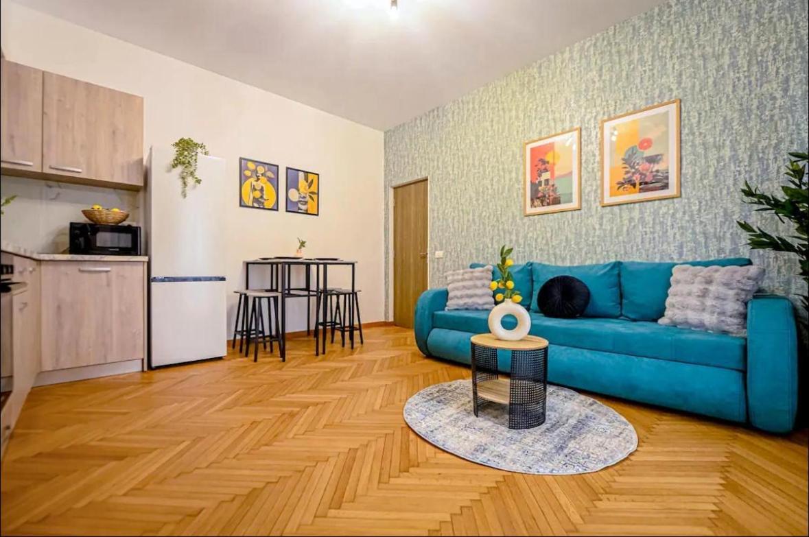 Fluidity - Refined 2br Retreat In Center Apartamento Bucareste