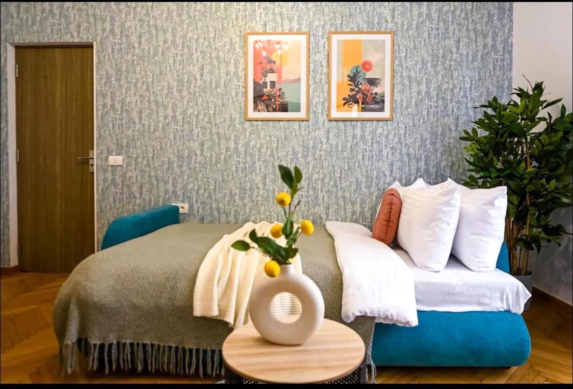 Apartamento Fluidity - Refined 2br Retreat In Center