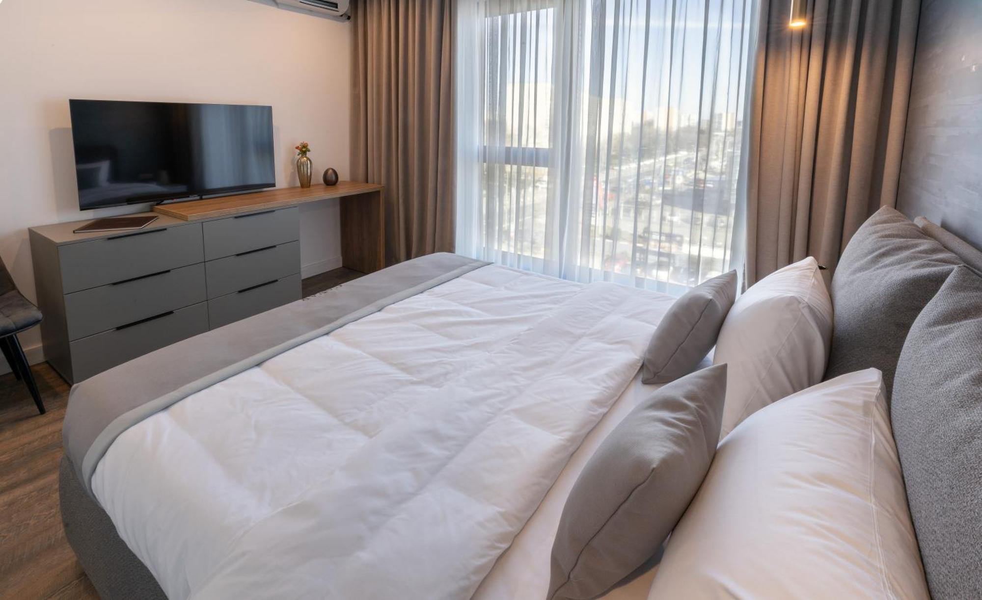 Cavar Bucharest