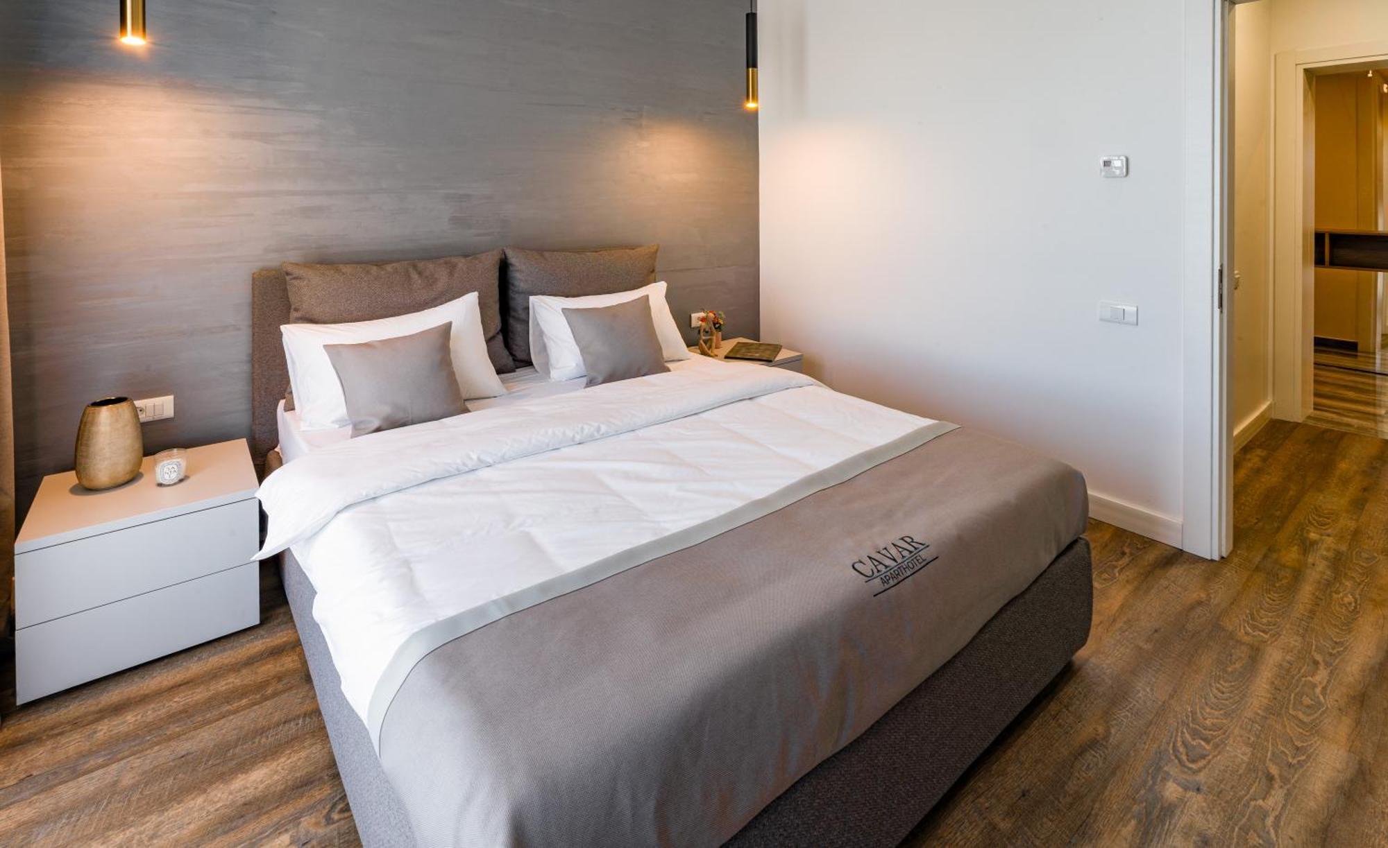Cavar Bucharest