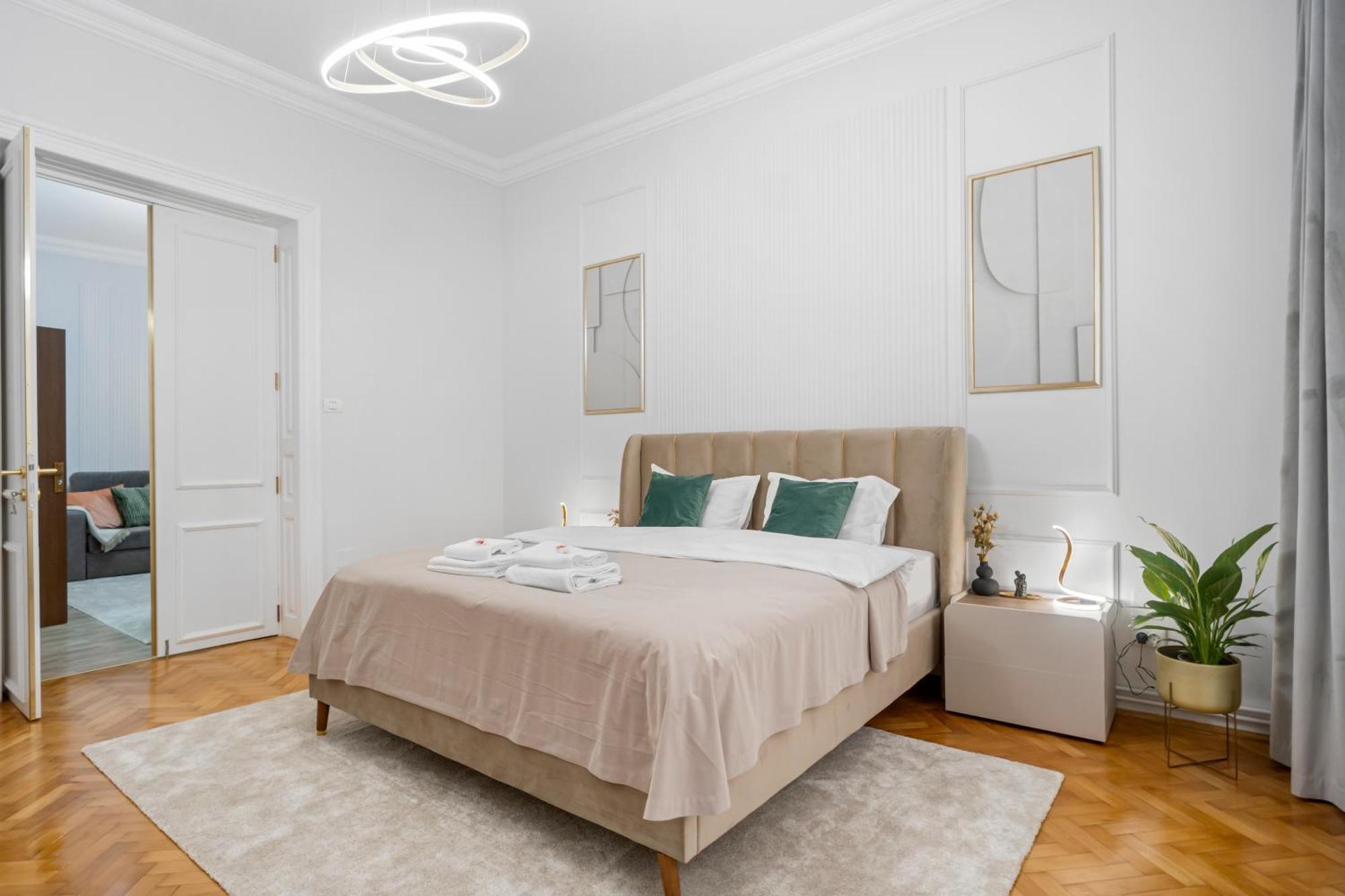 Zen With Self Check-in & Private Parking Apartment