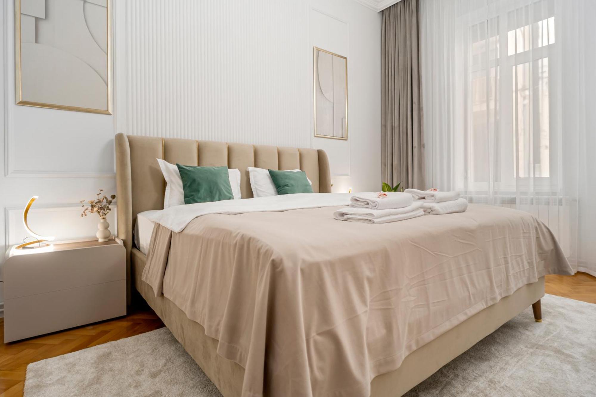 Zen With Self Check-in & Private Parking Apartment