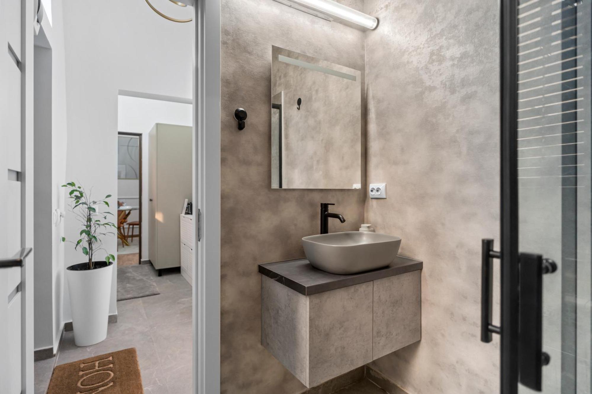 Zen With Self Check-in & Private Parking Bucharest
