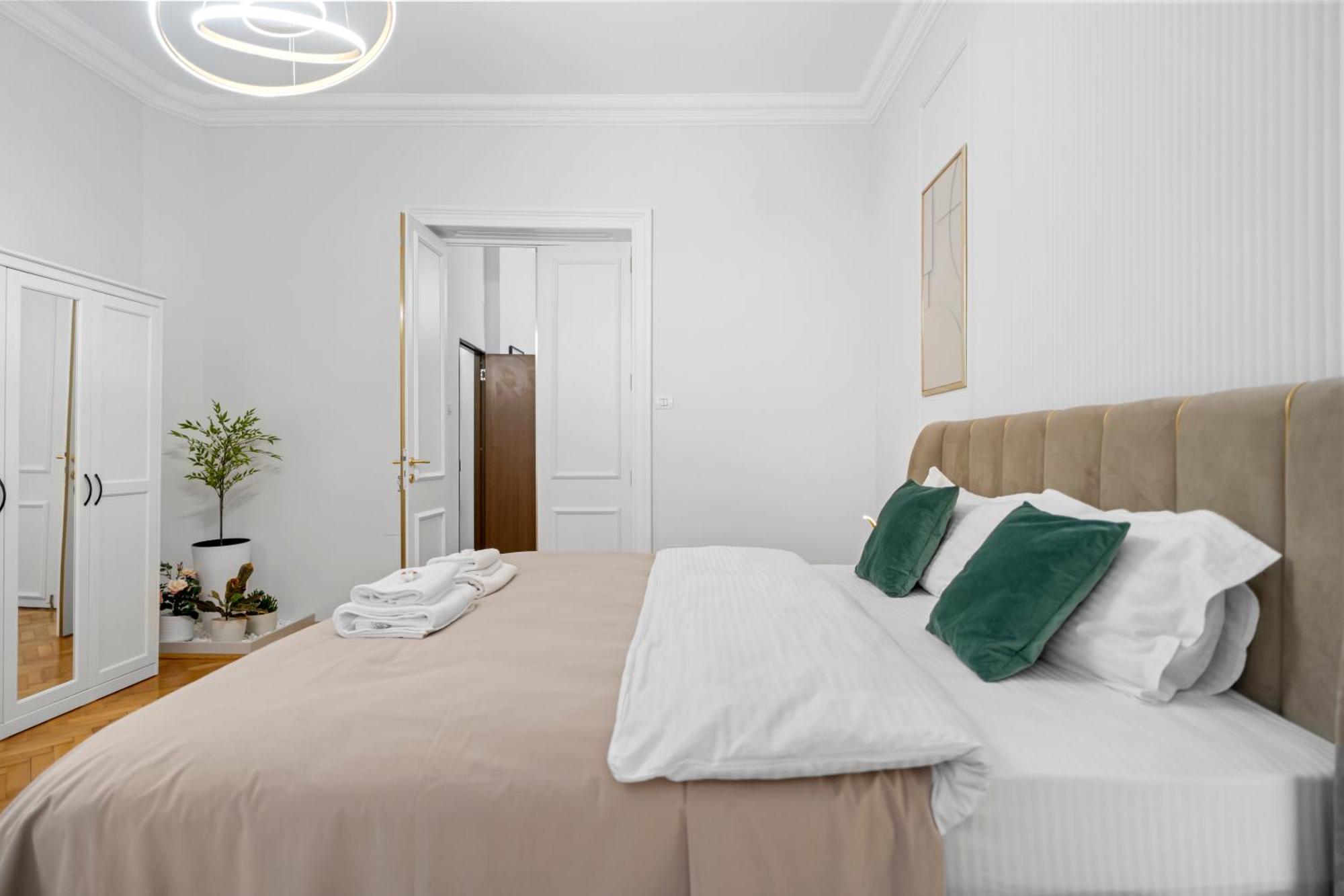 Zen With Self Check-in & Private Parking Apartamento Bucareste