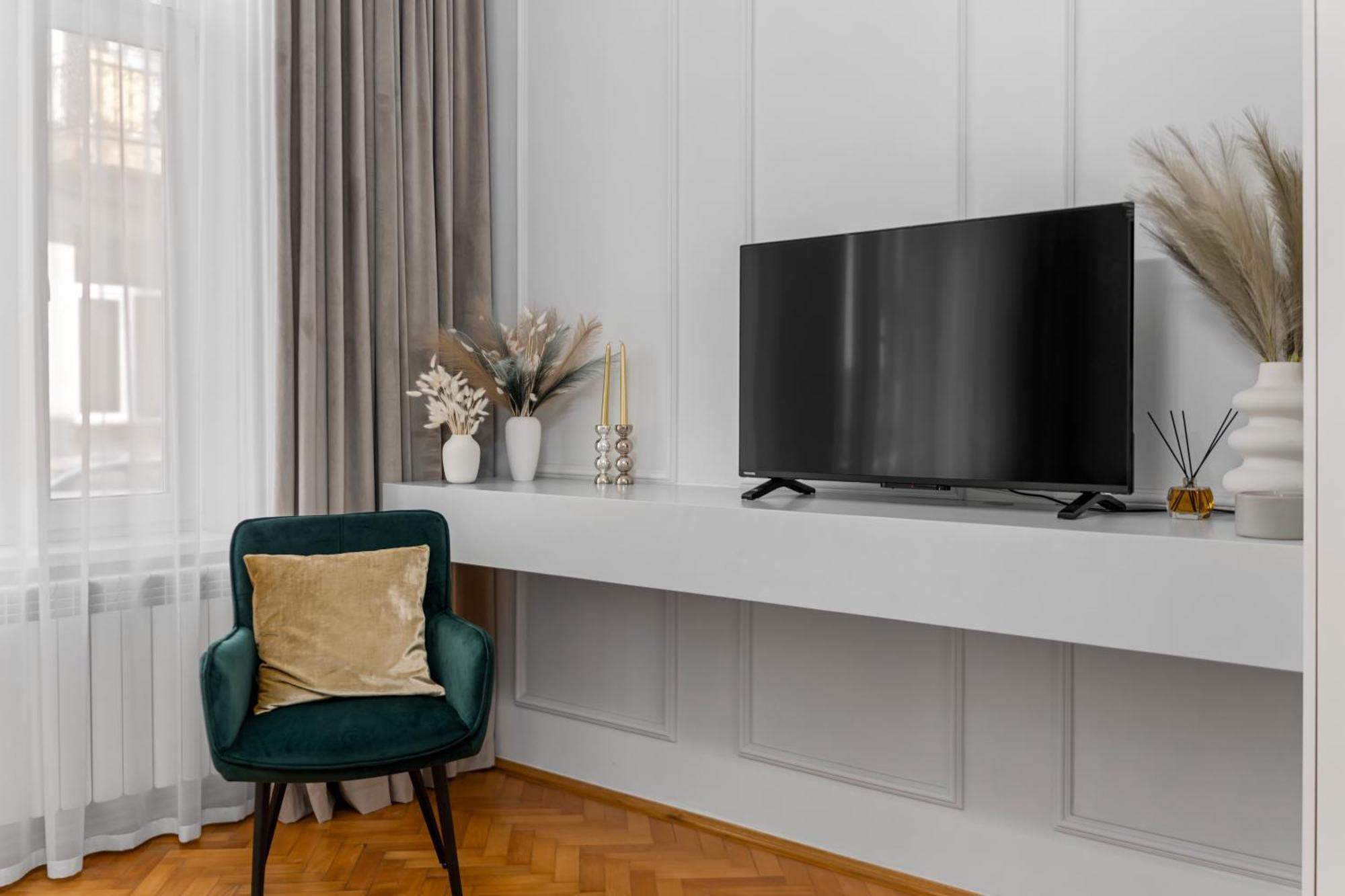 Zen With Self Check-in & Private Parking * Bucharest