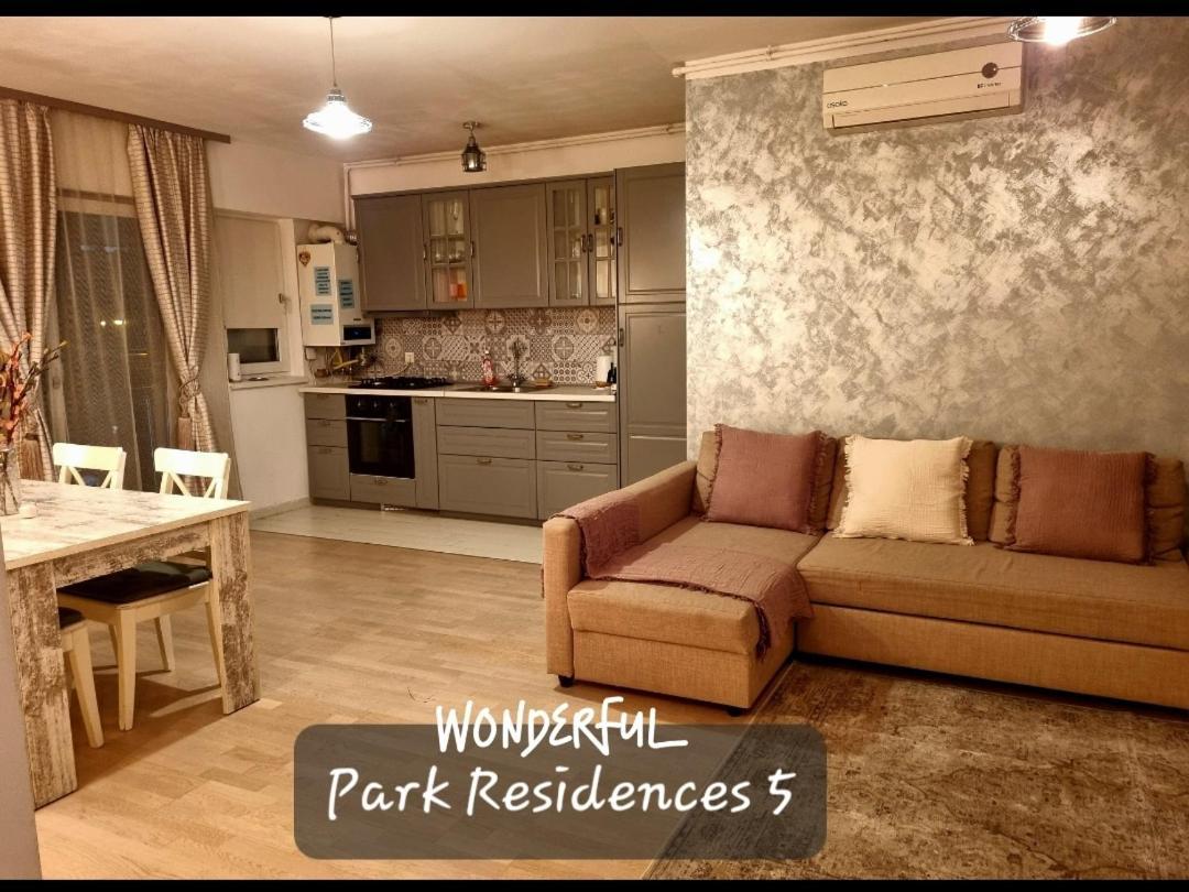 Park 5, 2 Bedroom Bucareste
