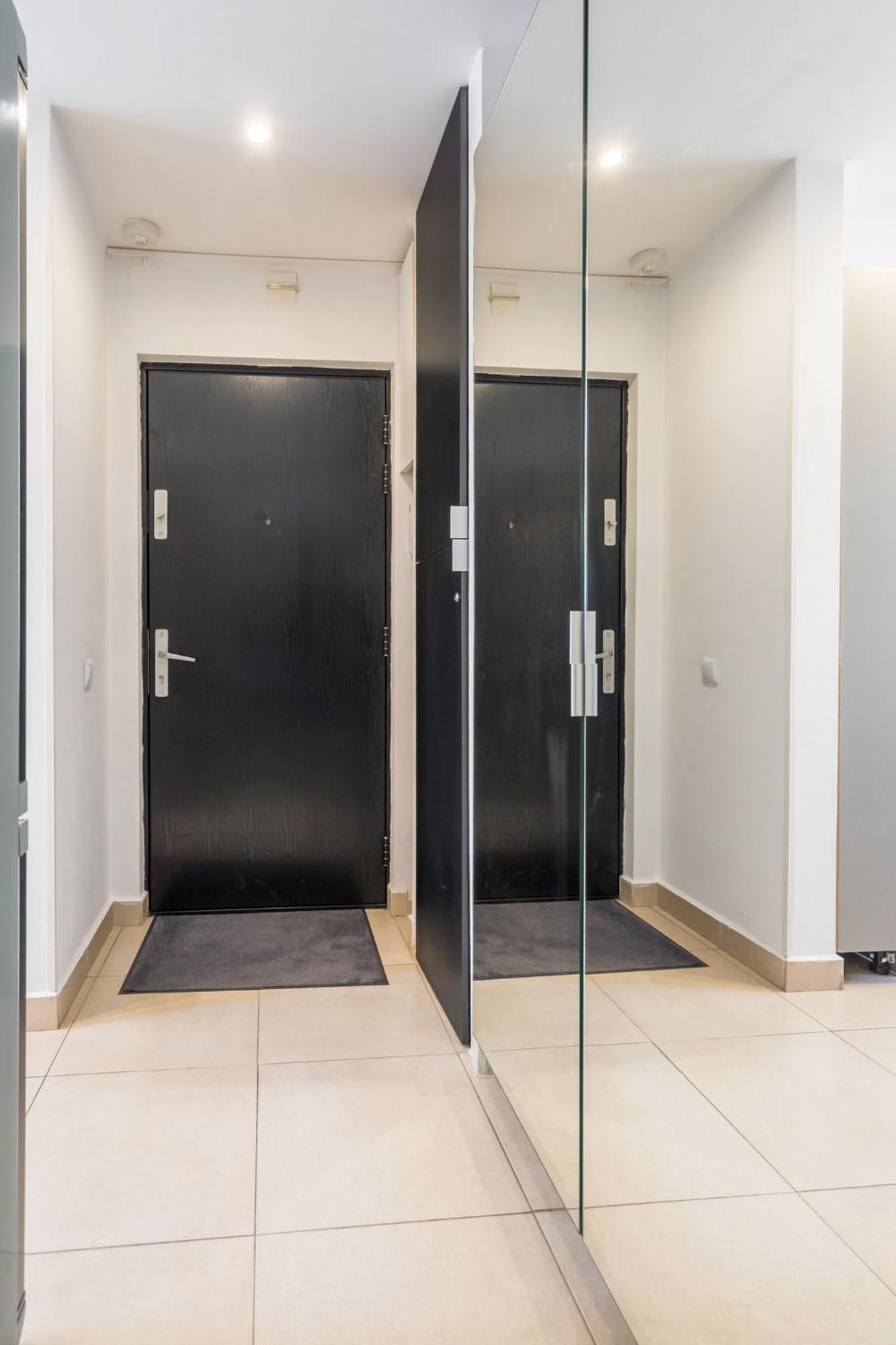 Apartment Shangri La Bucharest