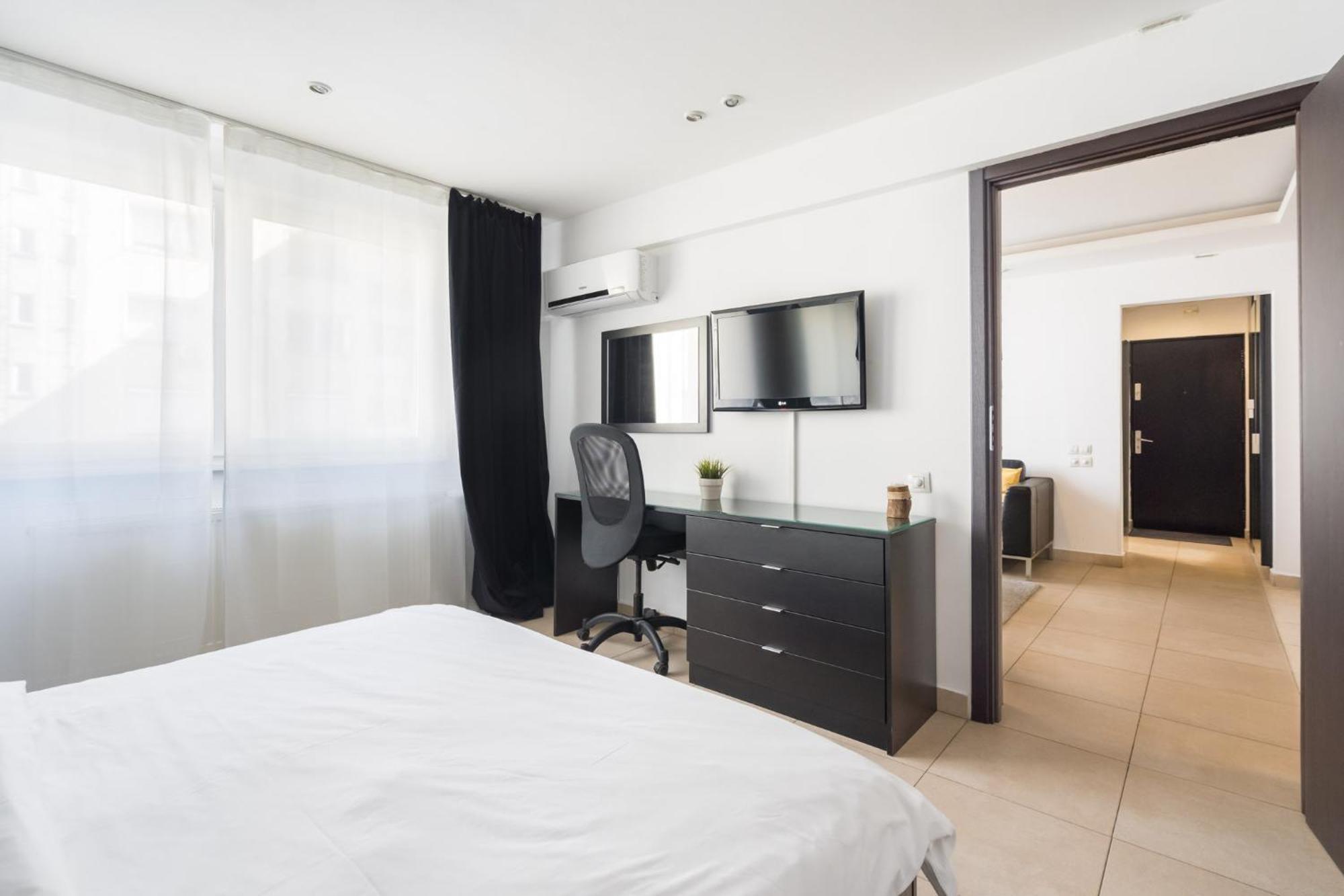Shangri La Apartment