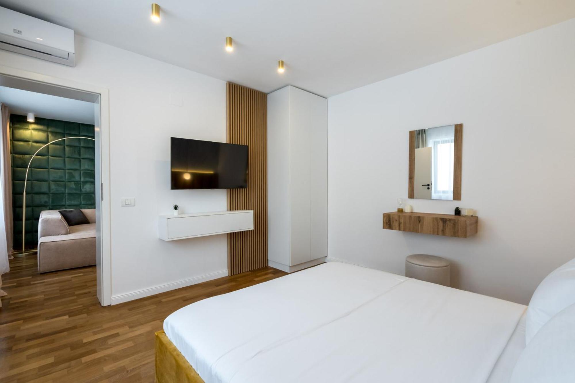 The Artist Center Apartment *