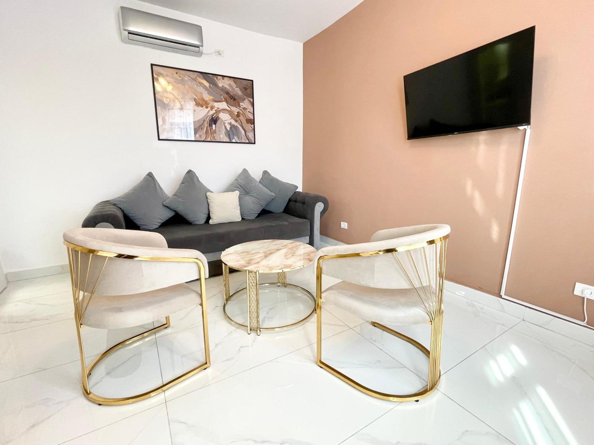 My - The Velvet Nest Apartment *