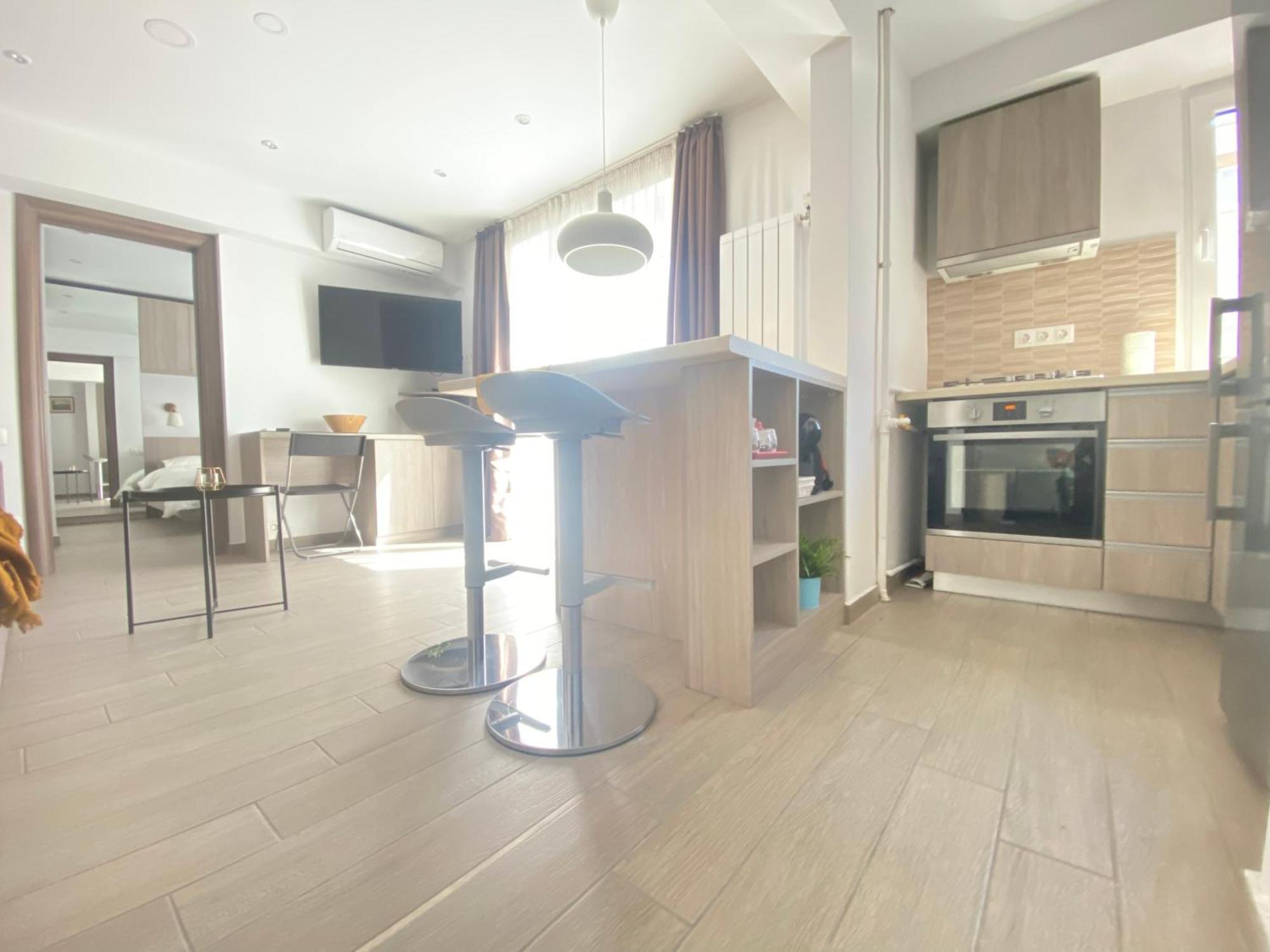 Avalon Apartment *