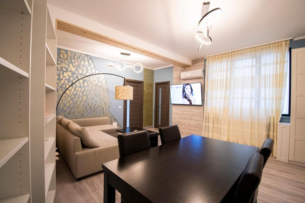 Apartment Ultra 3 *