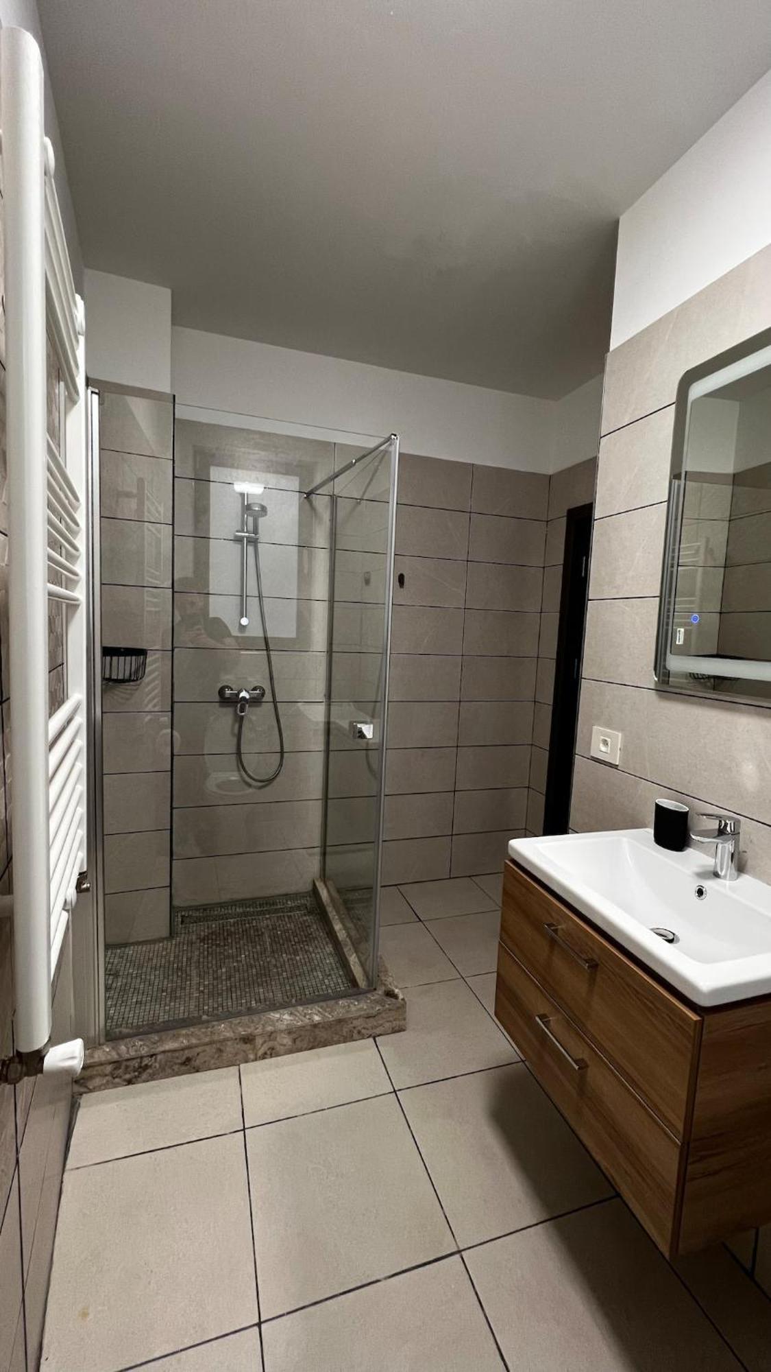 Ultra 3 Apartment *