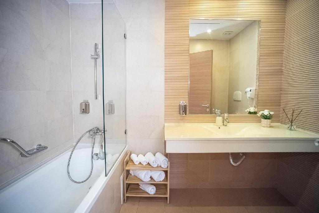 Deluxe & With Many Facilities * Bucharest