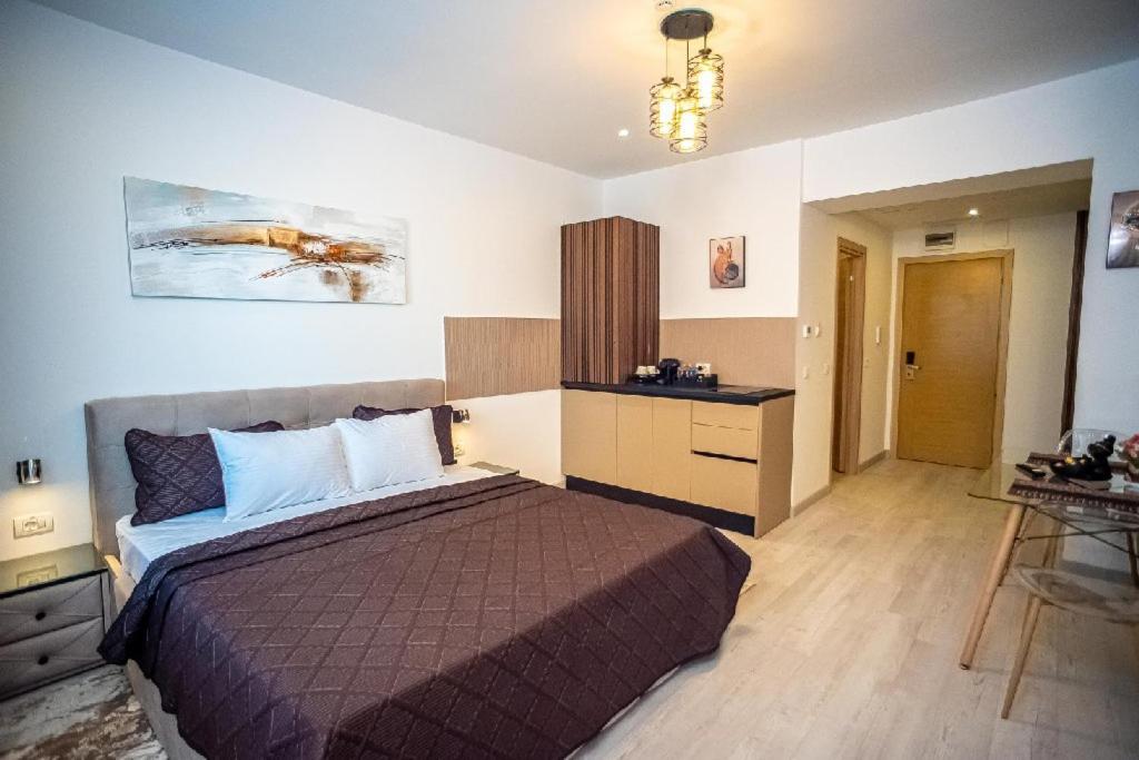 Deluxe & With Many Facilities