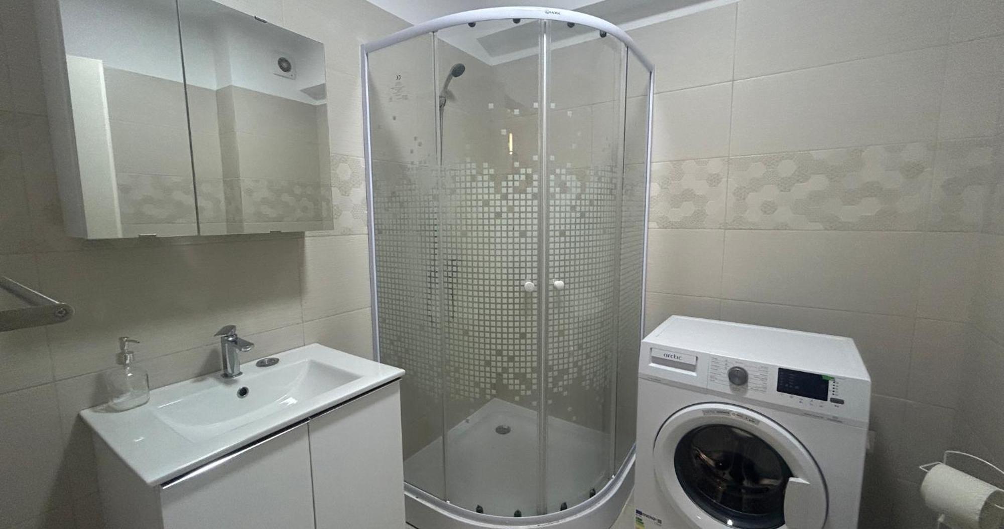 Apartament Garsoniera Cu Parcare Si Self Check-in Langa Grand Arena *