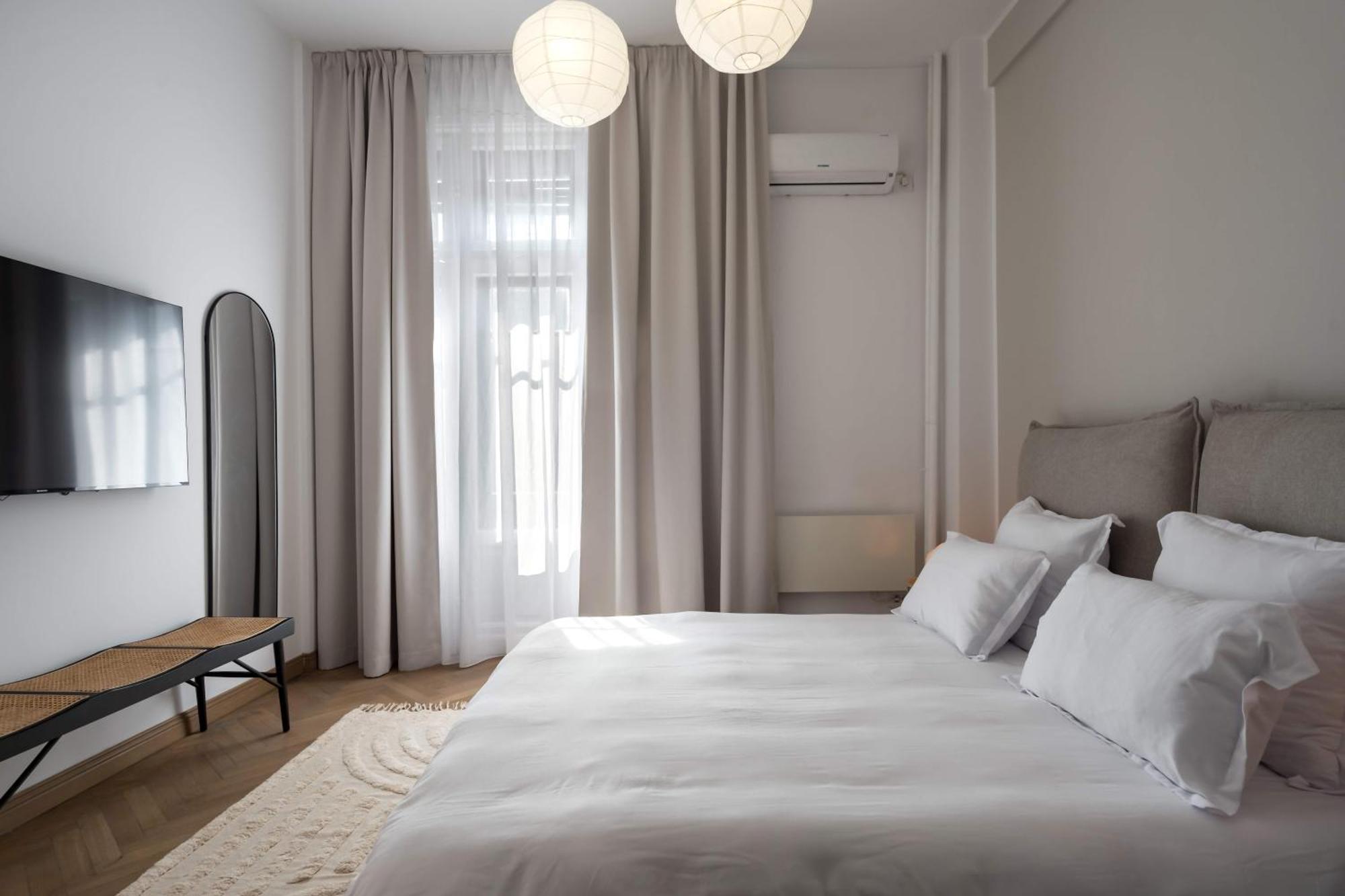Stunning 3br - Balcony Overlooking Calea Victoriei