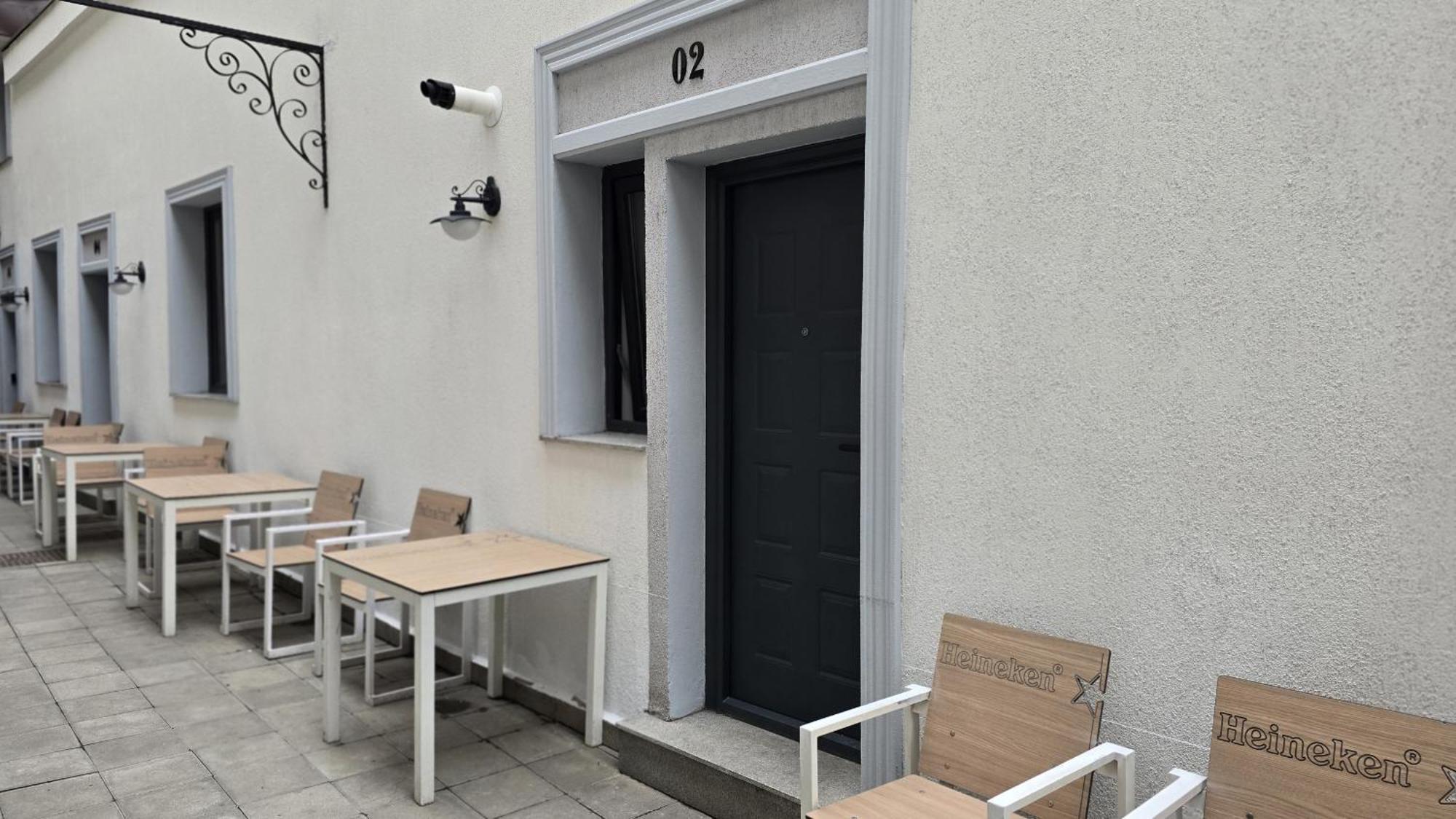Continetal With Two Bed Bucureşti