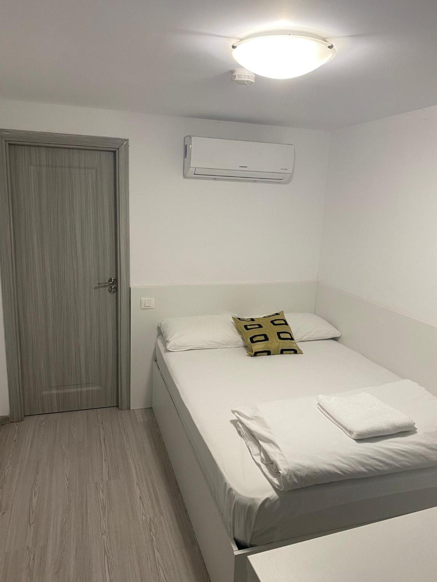 Apartment Continetal Estudio Bucharest