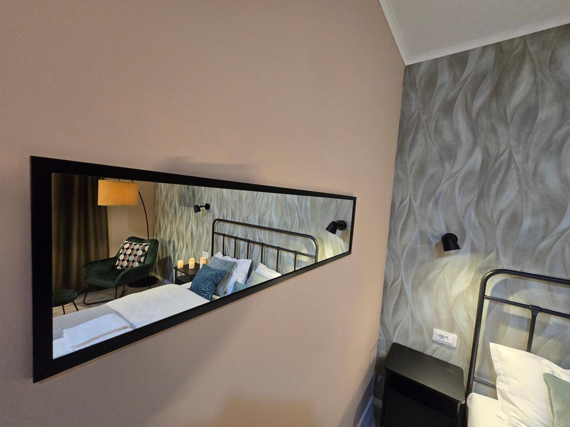 Exigent Plaza - Free Parking Apartment *