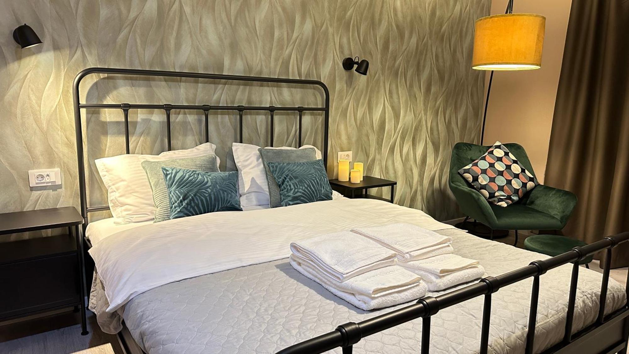 Apartment Exigent Plaza - Free Parking *