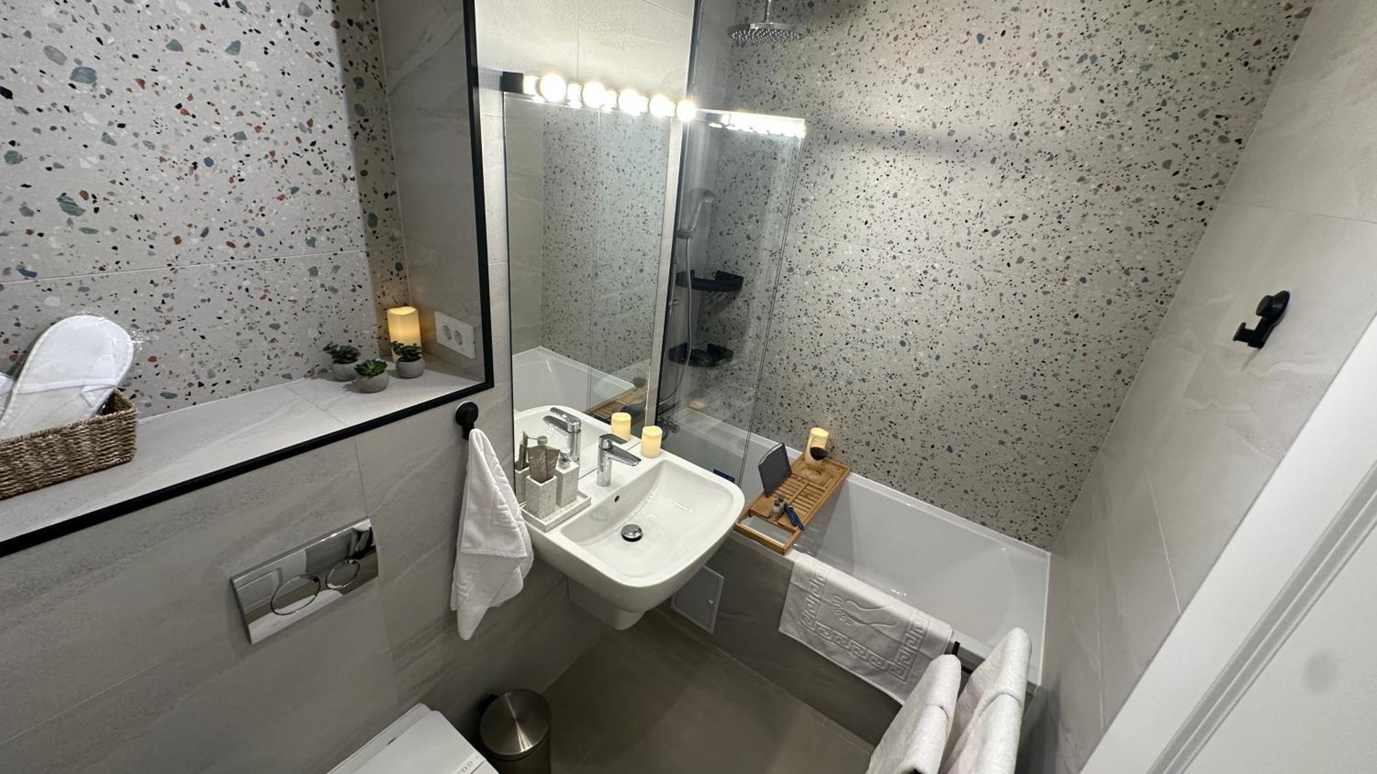 Apartment Exigent Plaza - Free Parking *