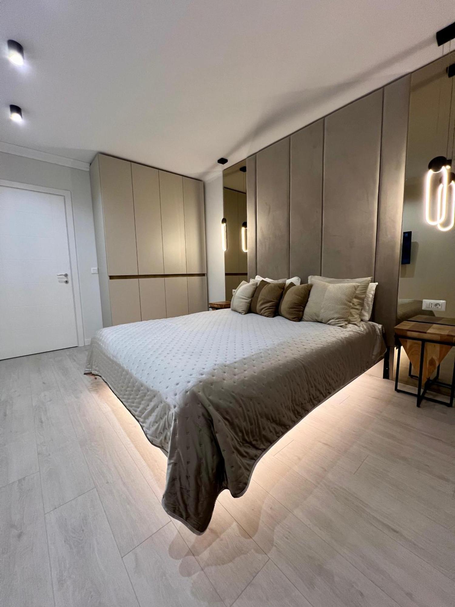 Hils Hotel Apartment By Warm Bucharest