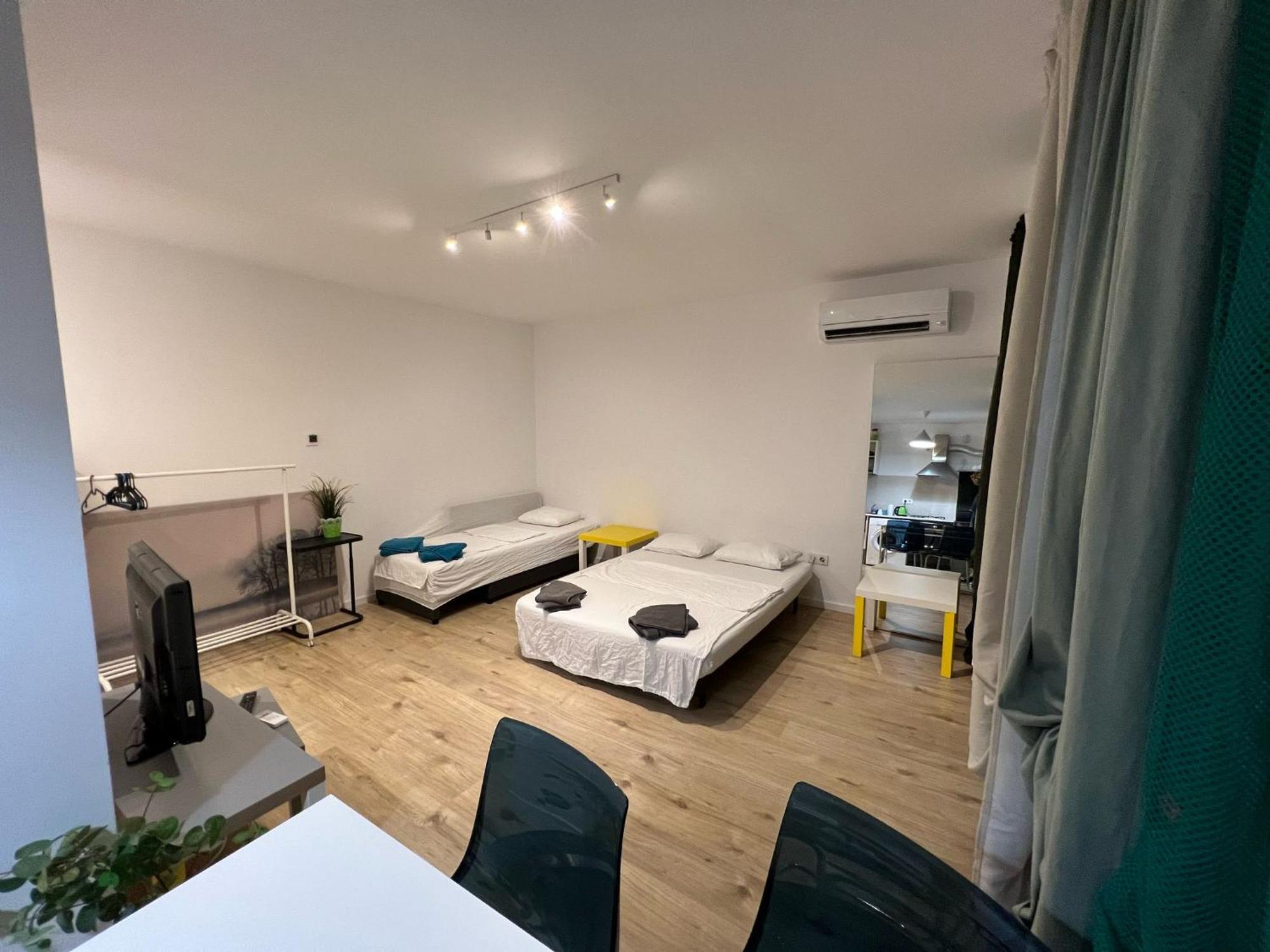 Apartment 109-5 With Roof View Bucharest