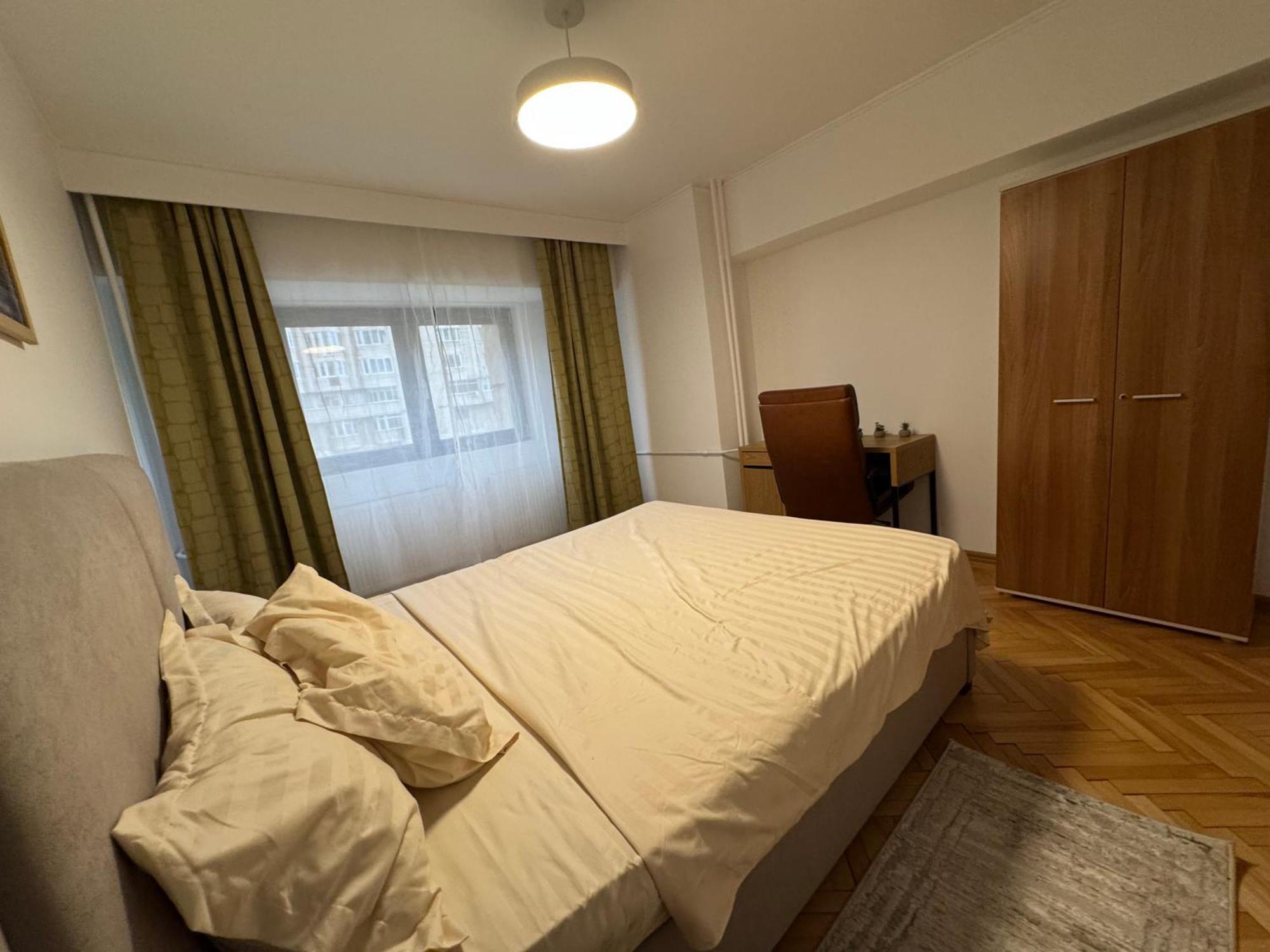 Decebal Overlooking The Boulevard Apartment Bucharest