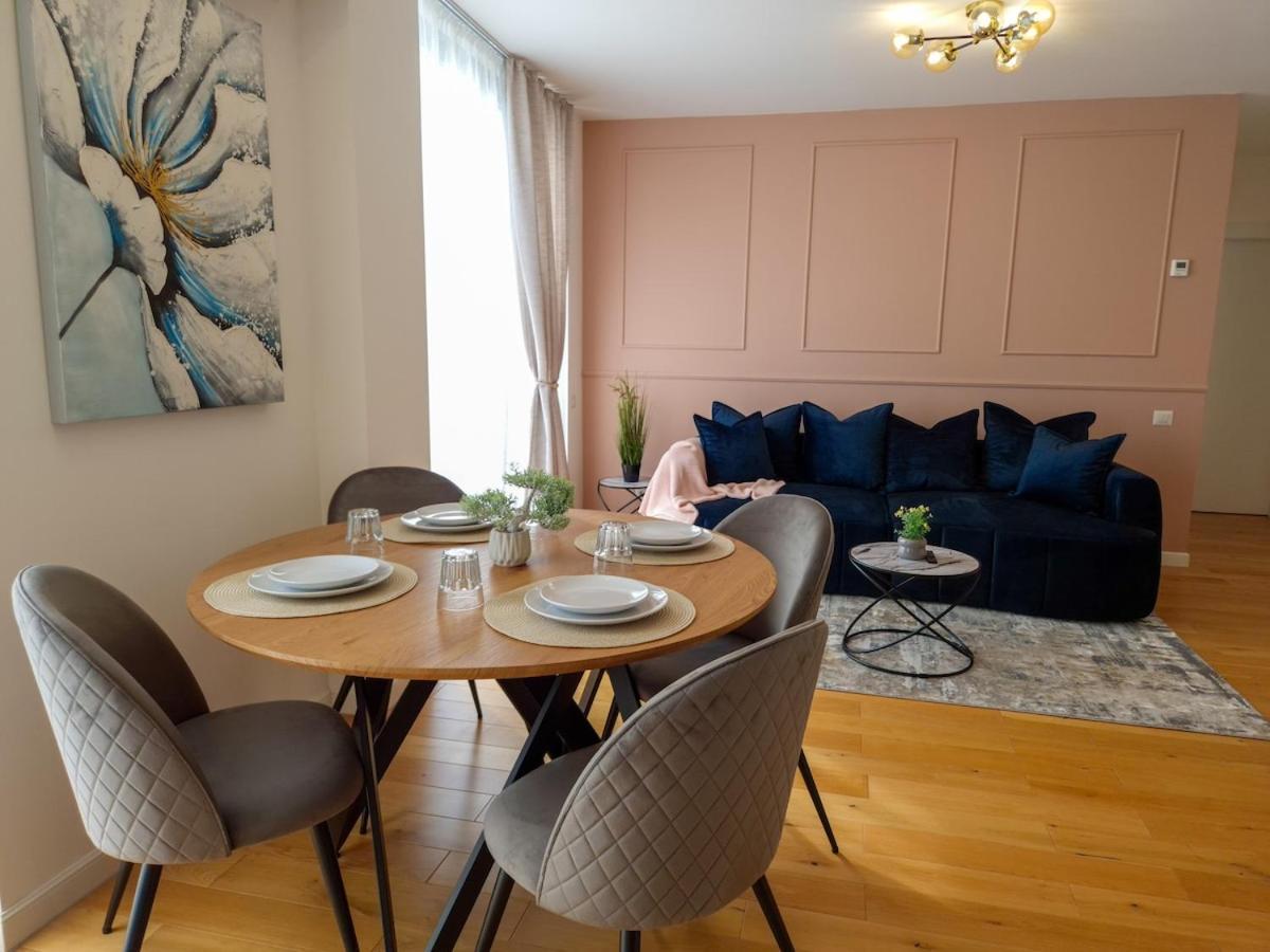 Blue Royale Apartment Bucharest