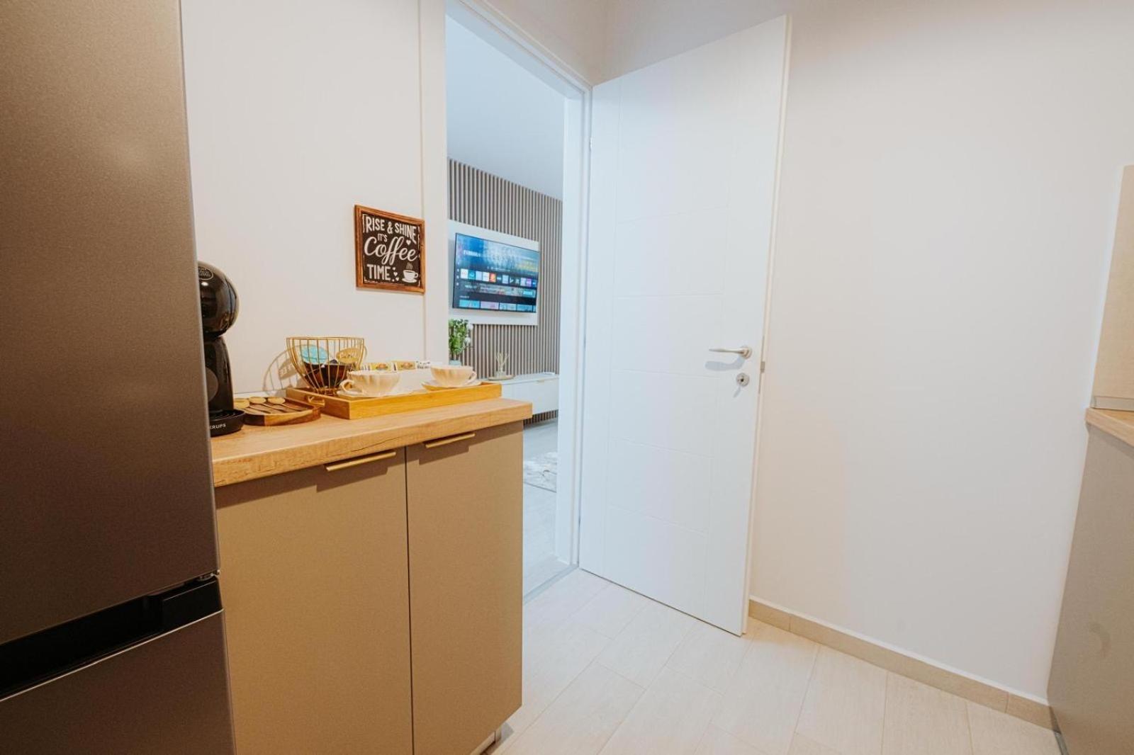 Apartment Mara Hils Bucharest