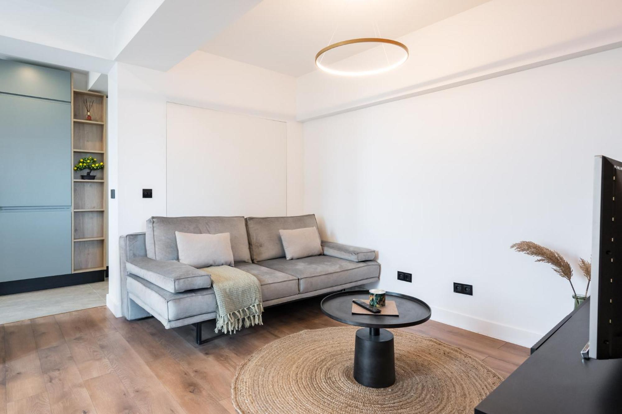 Oasis Romana Square * Bucureşti