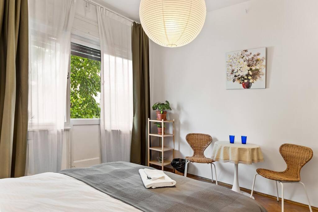 Ultra-central Square Apartment Bucharest