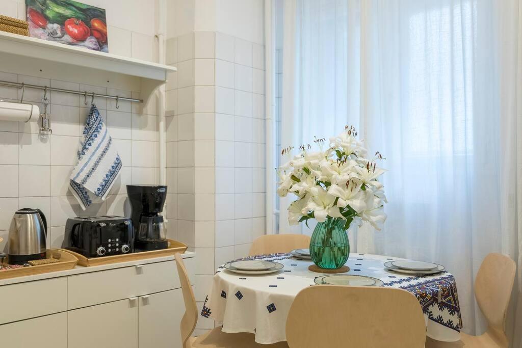 Ultra-central Square Apartment
