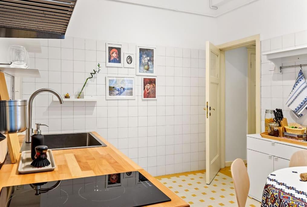Ultra-central Square Apartment Bucharest