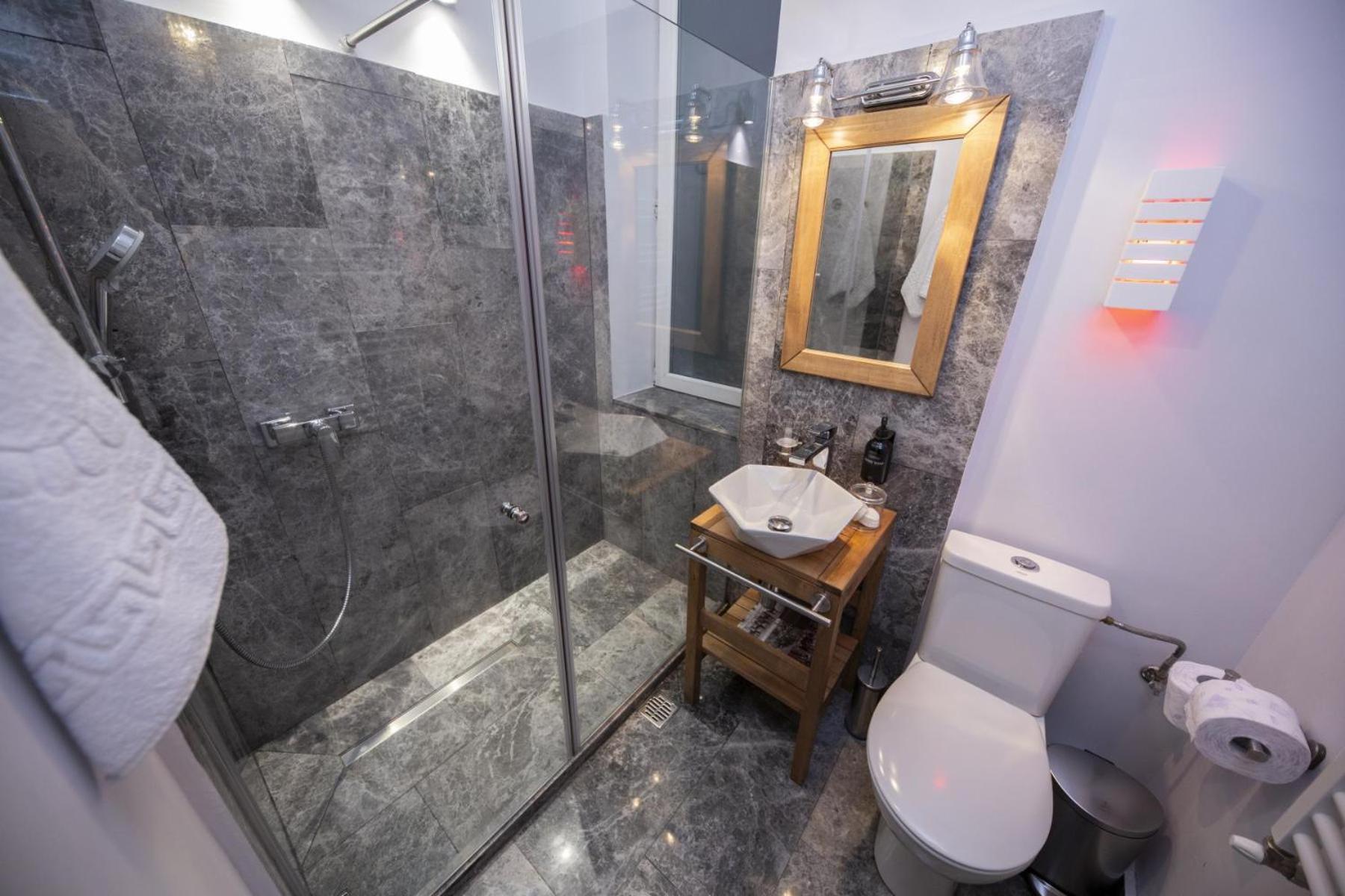 The Cozy Nest Downtown With Balcony By Pretty Apartment Bucharest