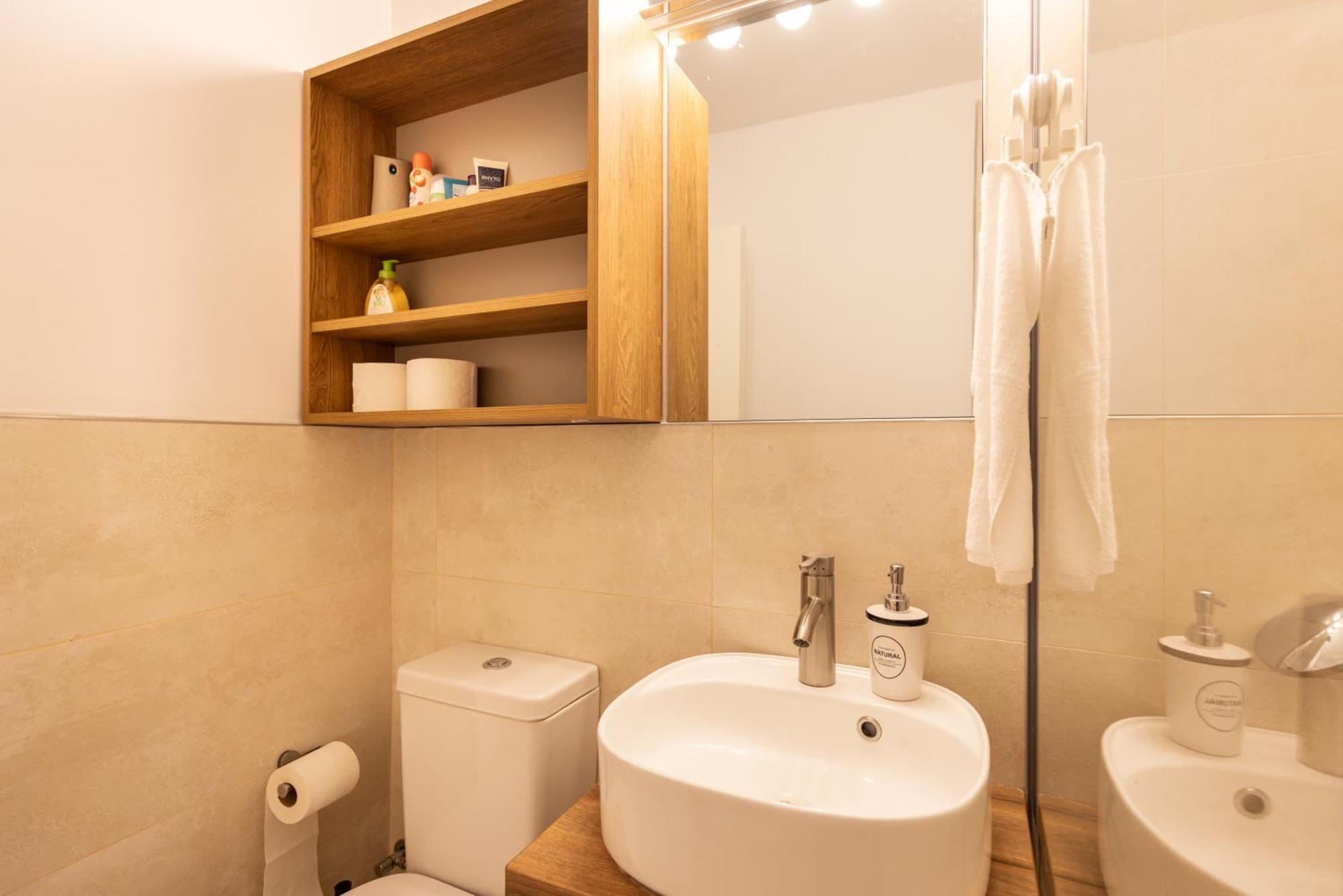 3br, 2 Bath - Ideal For Families Groups Apartment Bucharest
