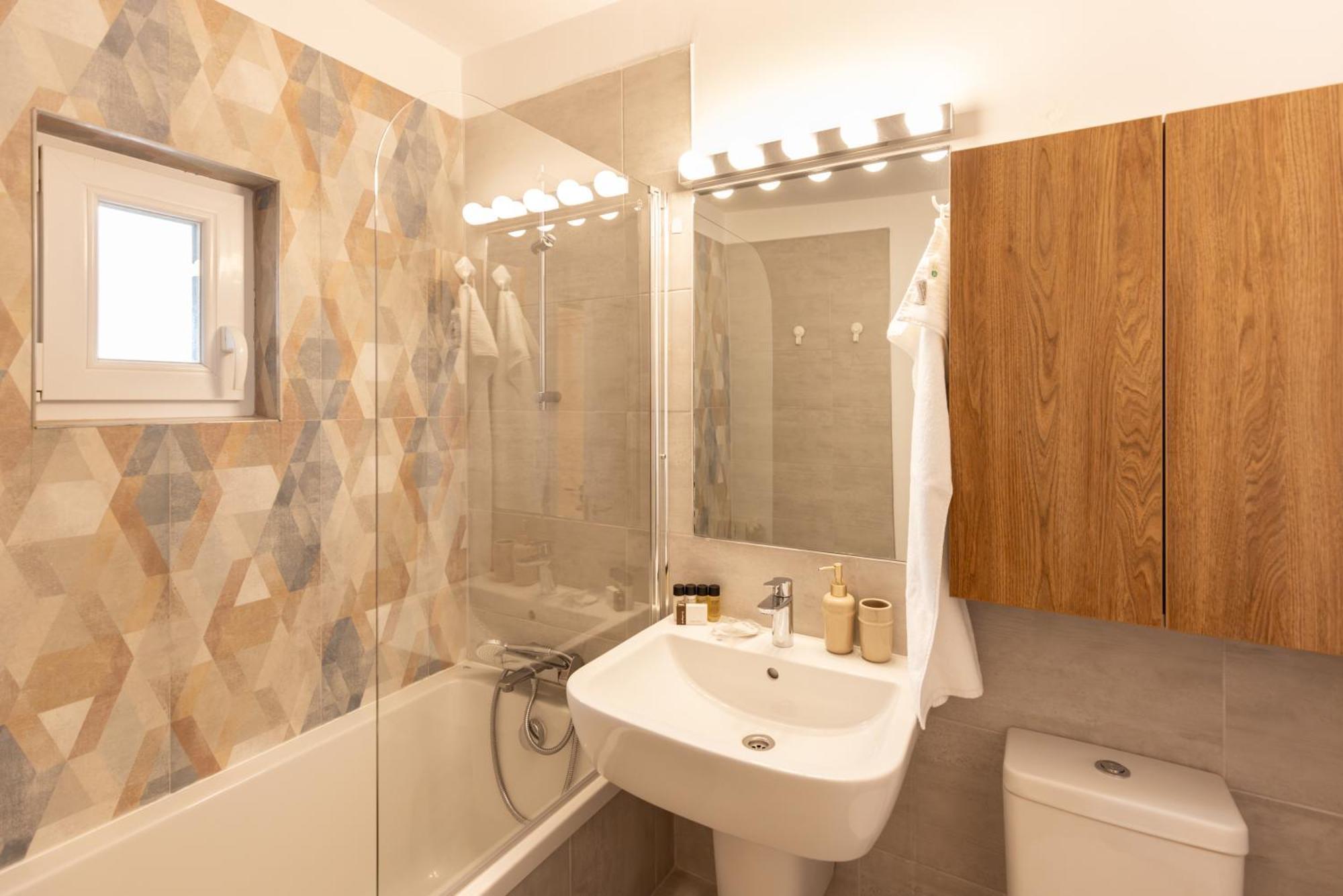 3br, 2 Bath - Ideal For Families Groups Bucharest
