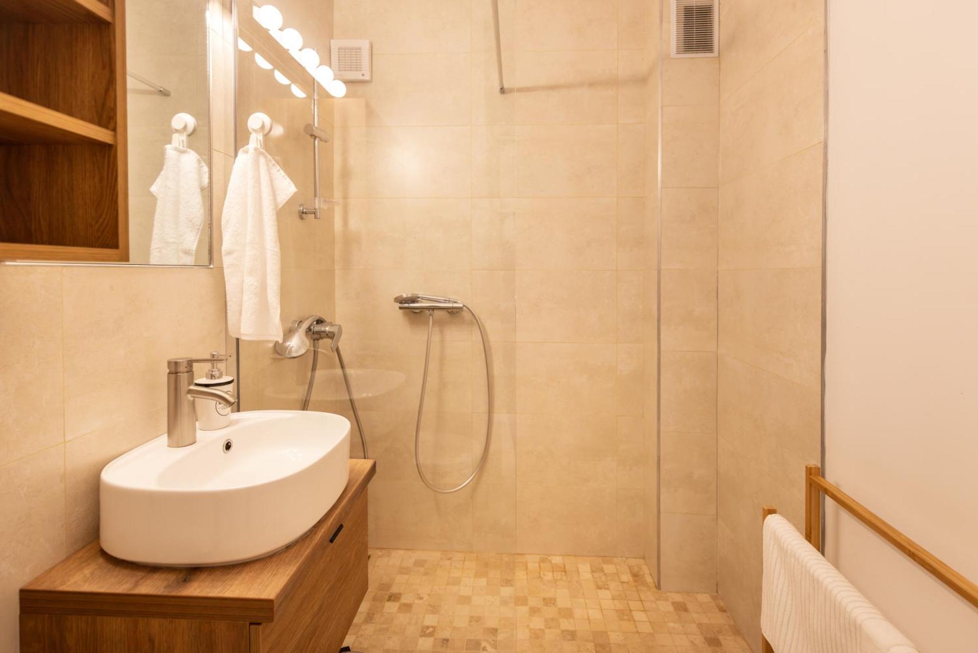 Apartment 3br, 2 Bath - Ideal For Families Groups Bucharest