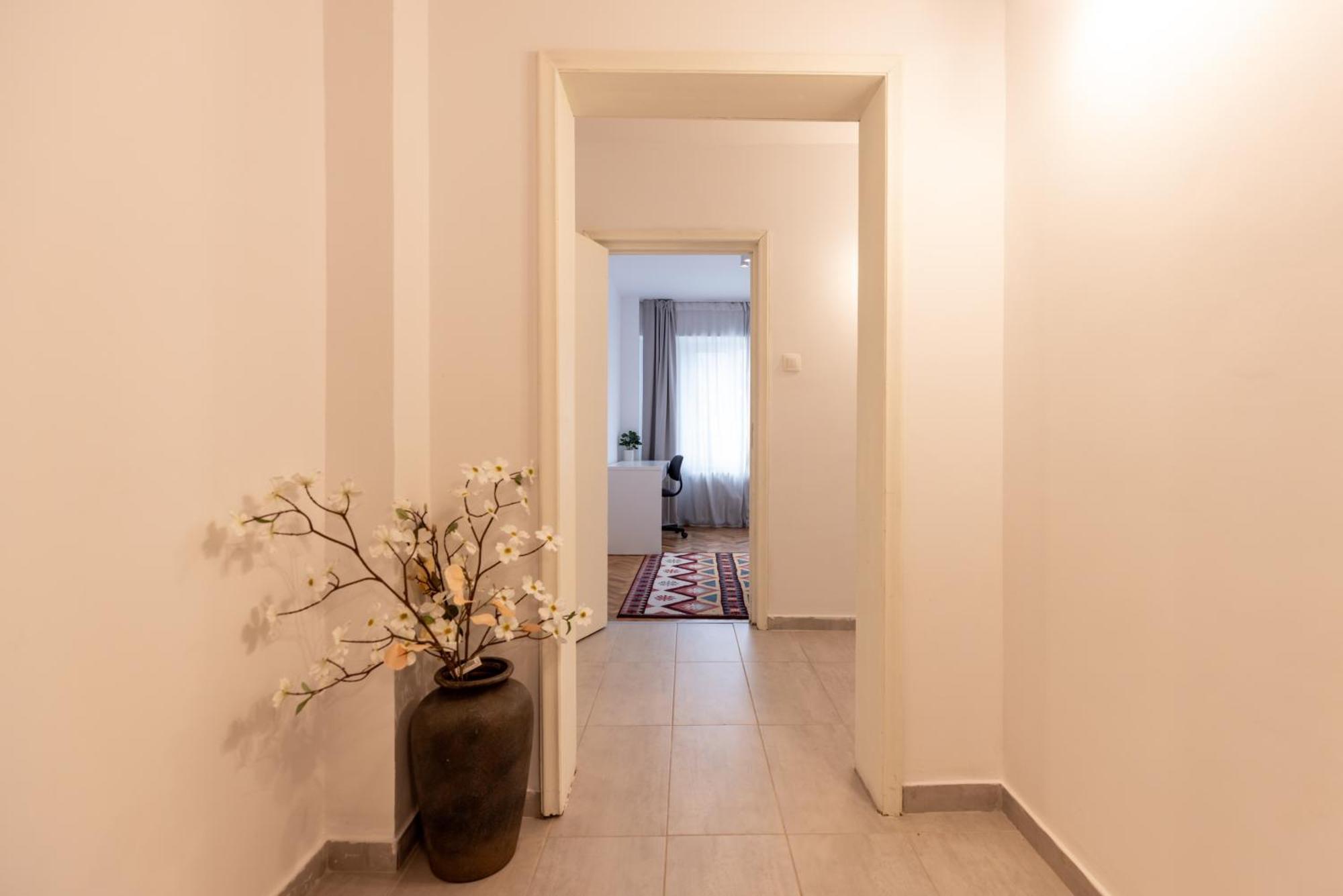 3br, 2 Bath - Ideal For Families Groups Apartment *