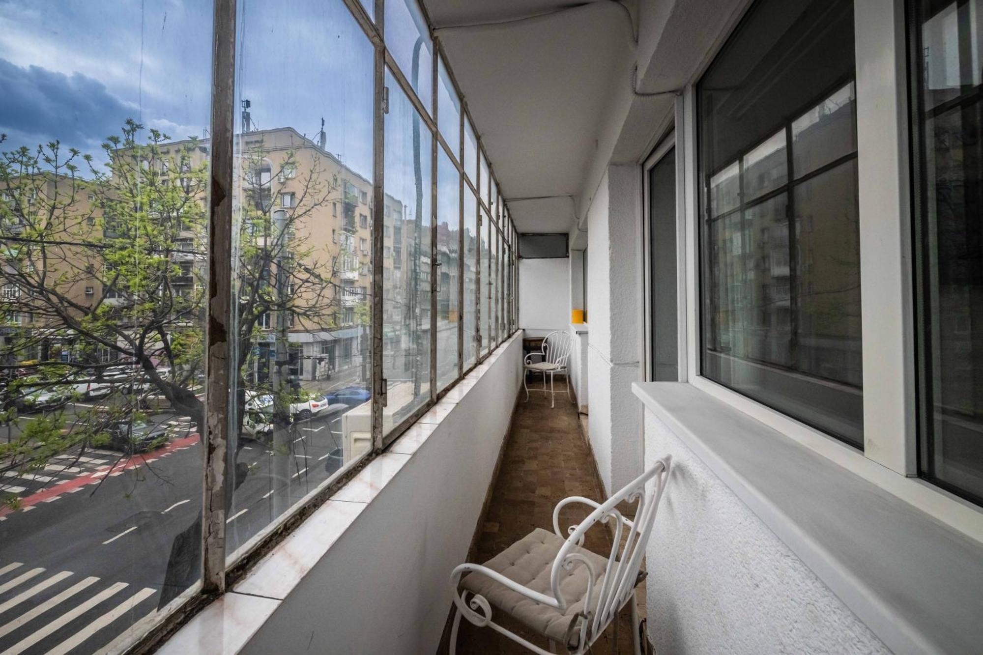 Cismigiu With Balcony & View Apartment